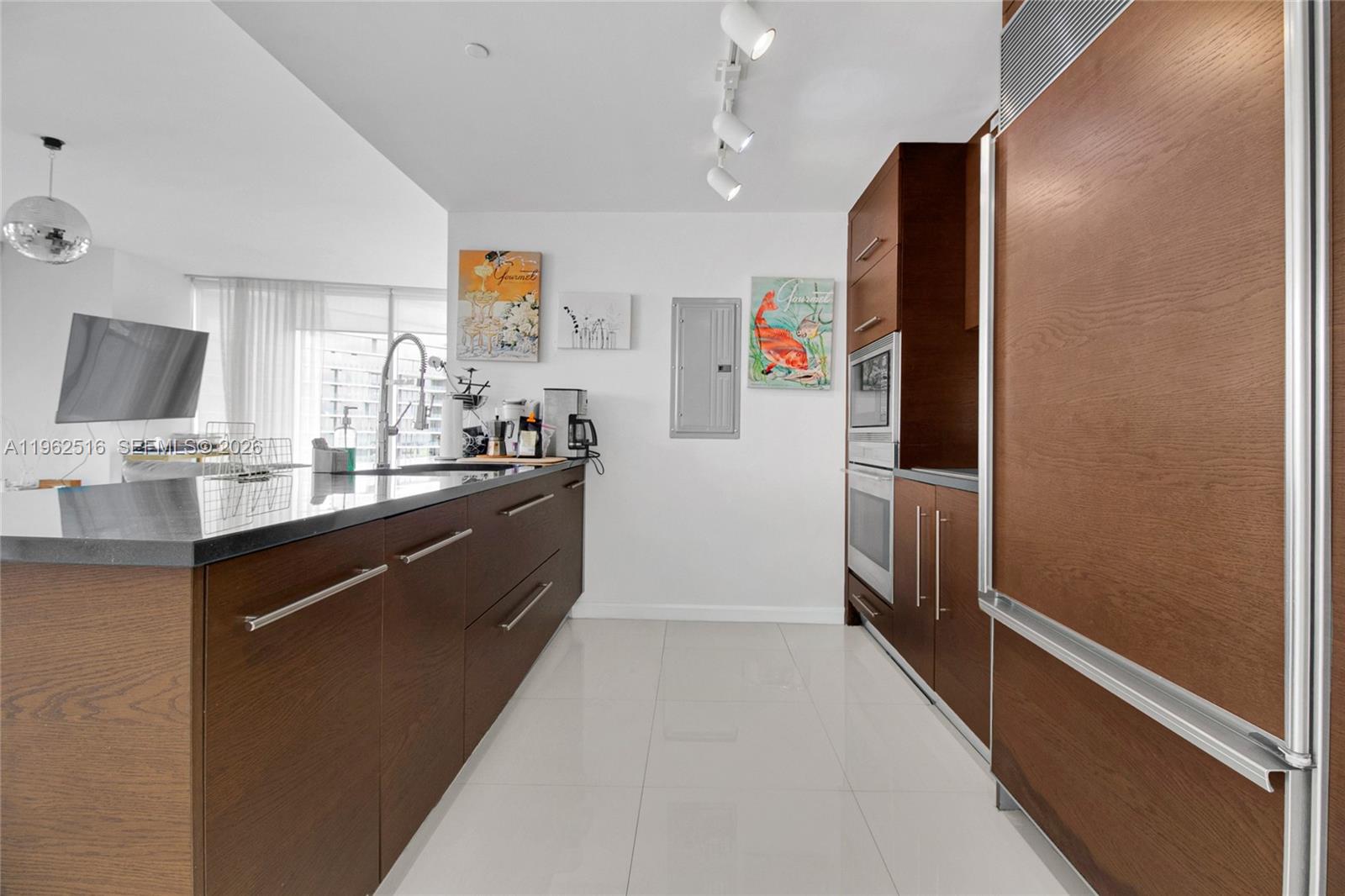 ICONBRICKELL CONDO NO 1 - Residential