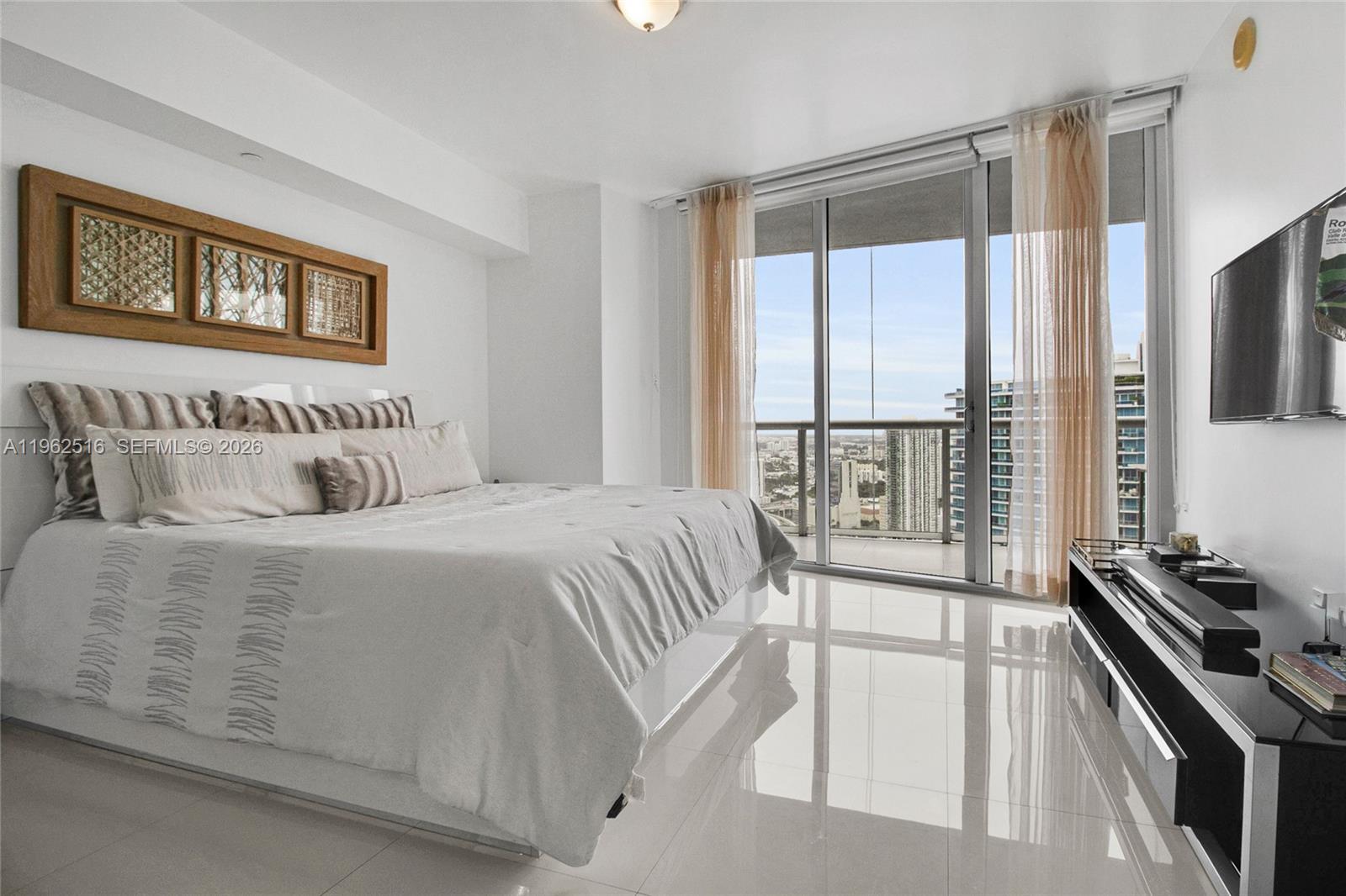 ICONBRICKELL CONDO NO 1 - Residential