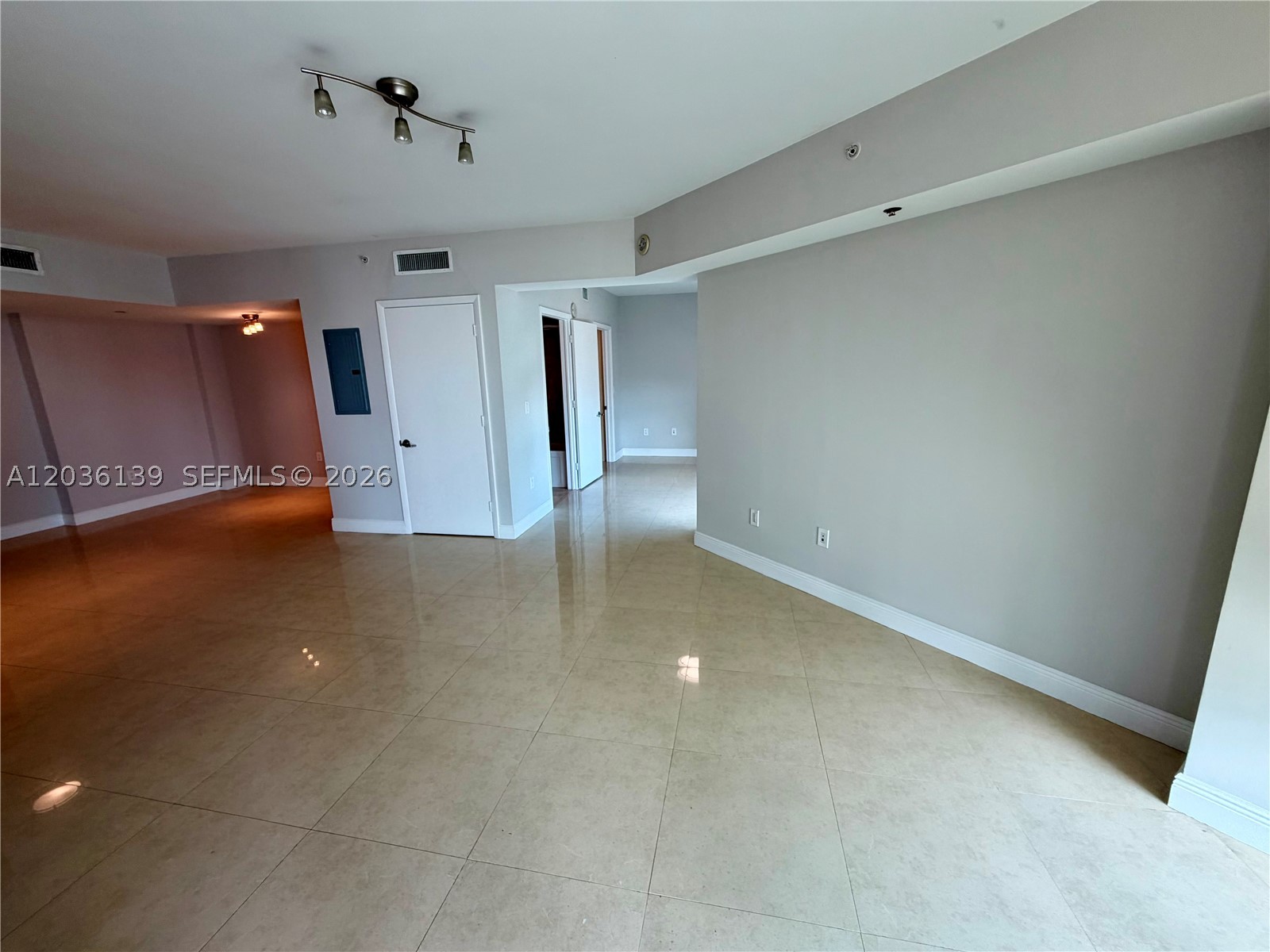 WIND CONDO - Residential Lease