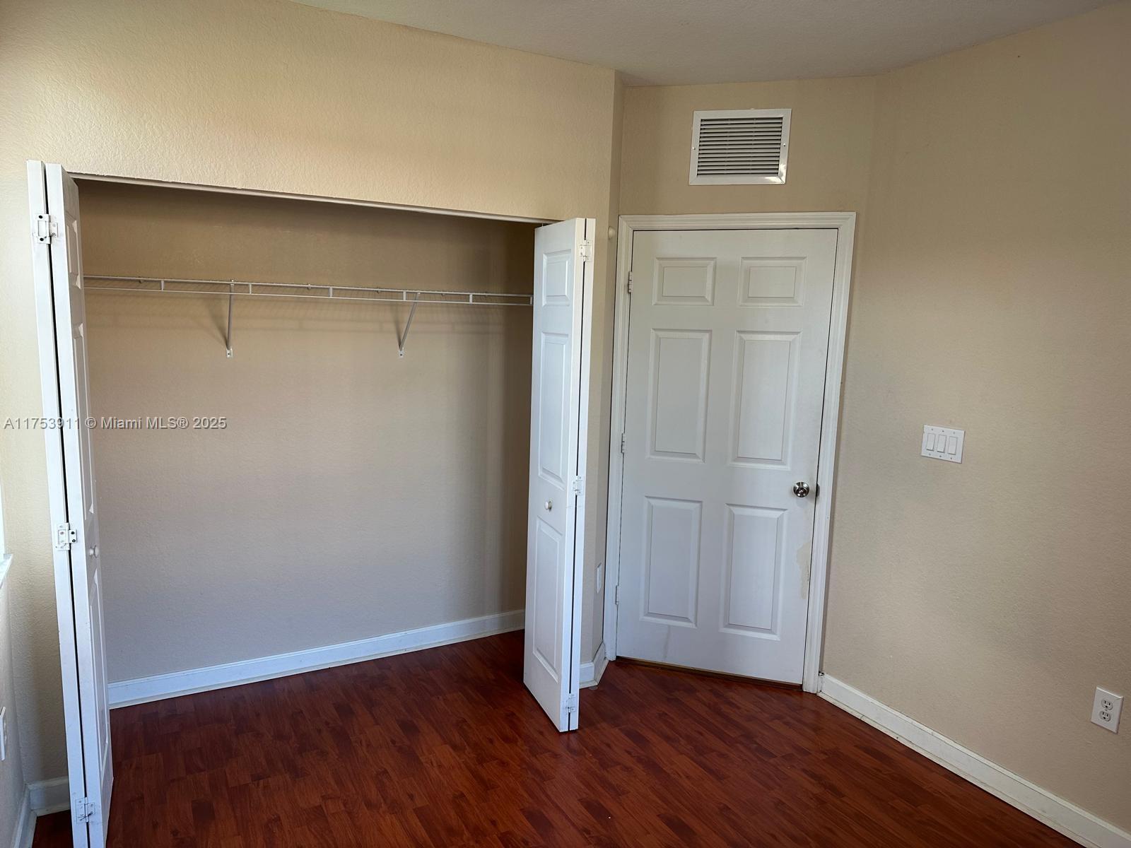 VILLAS AT CARMEL CONDO NO - Residential Lease