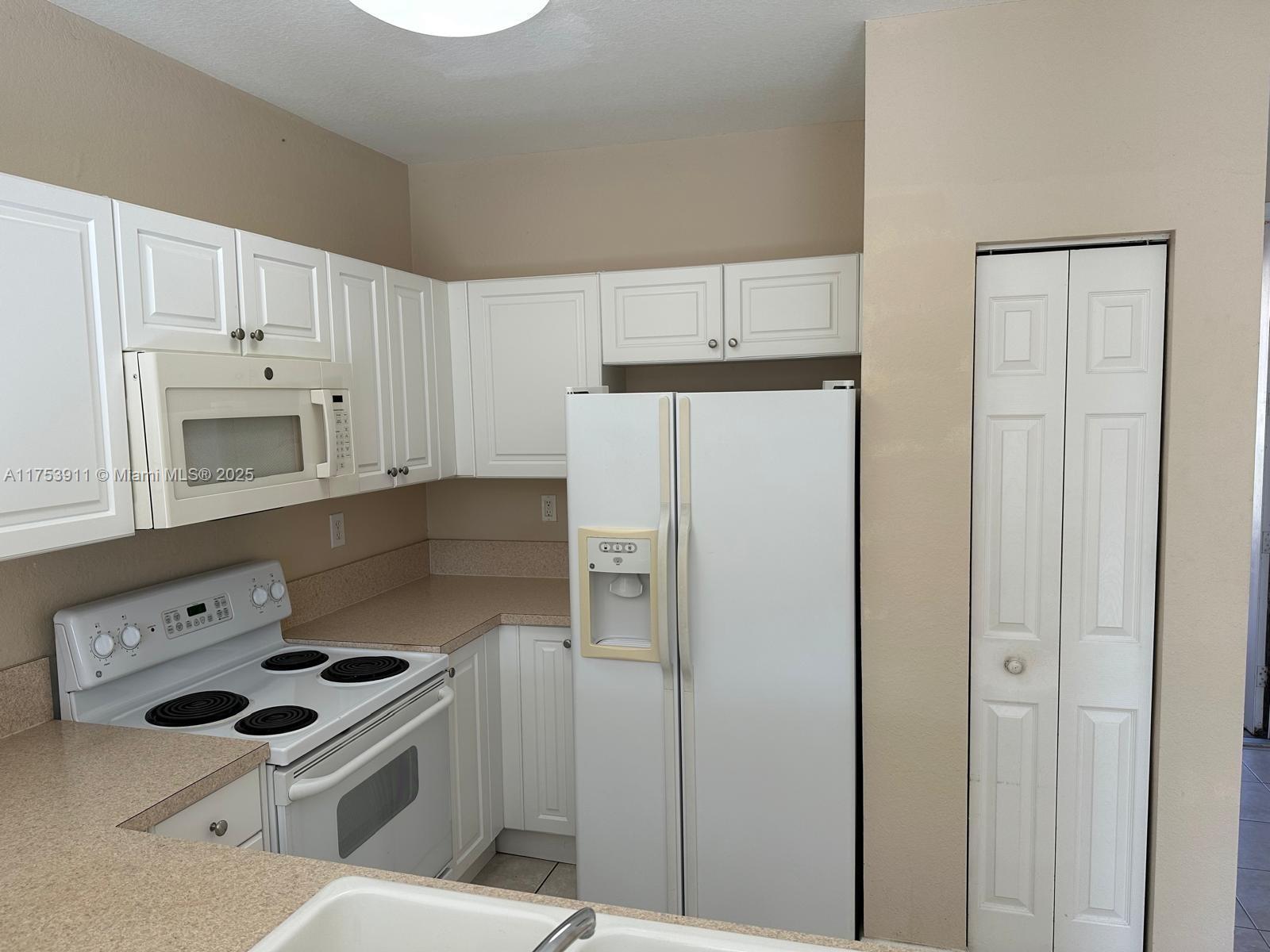 VILLAS AT CARMEL CONDO NO - Residential Lease