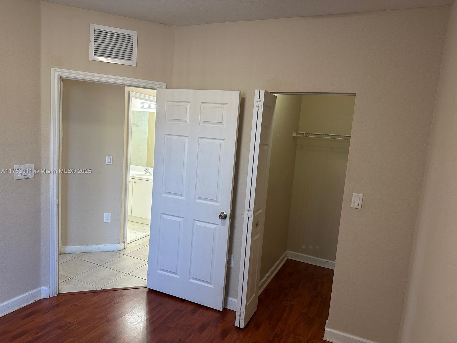 VILLAS AT CARMEL CONDO NO - Residential Lease