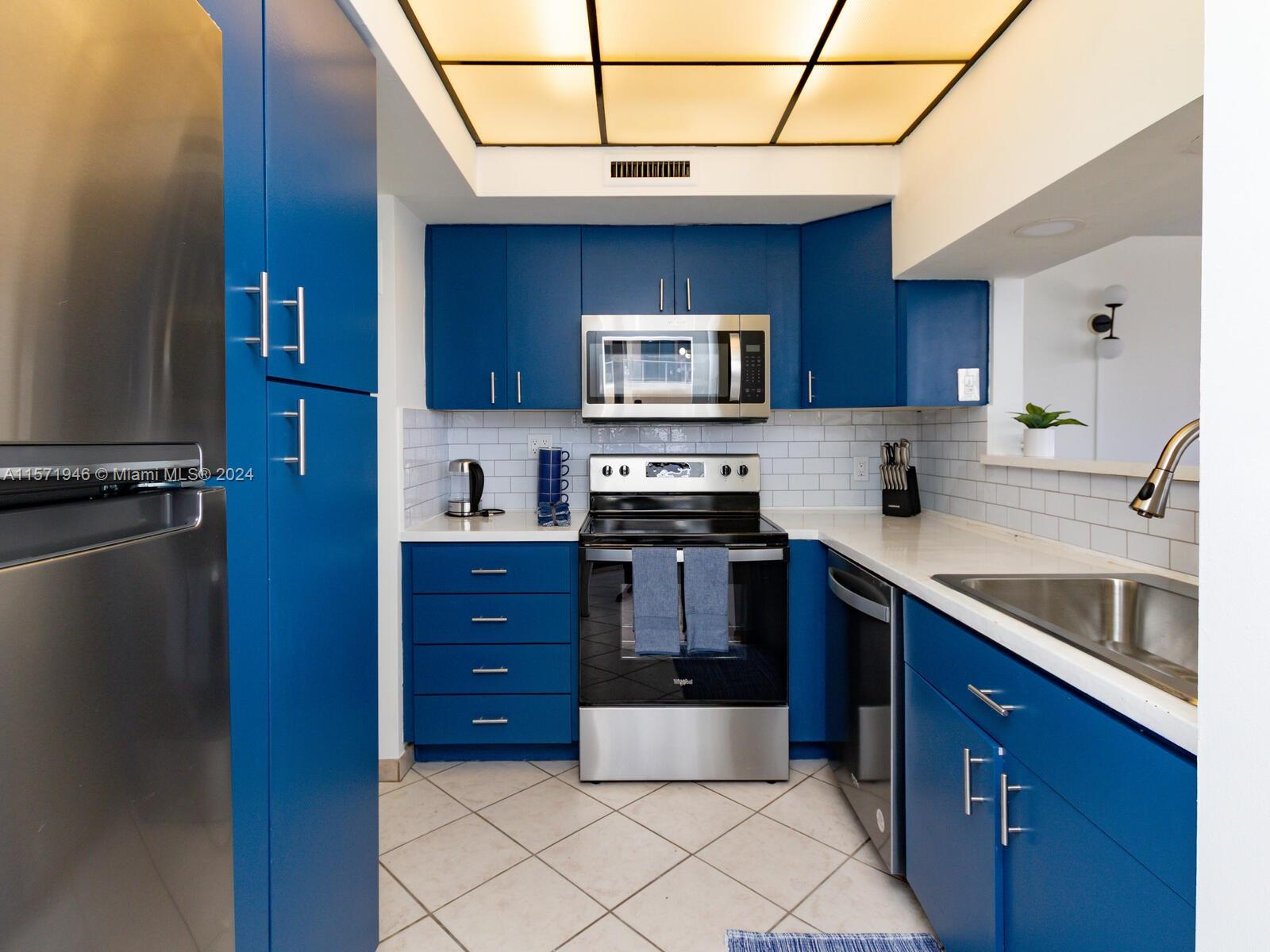 ALEXANDER TOWERS CONDO - Residential Lease