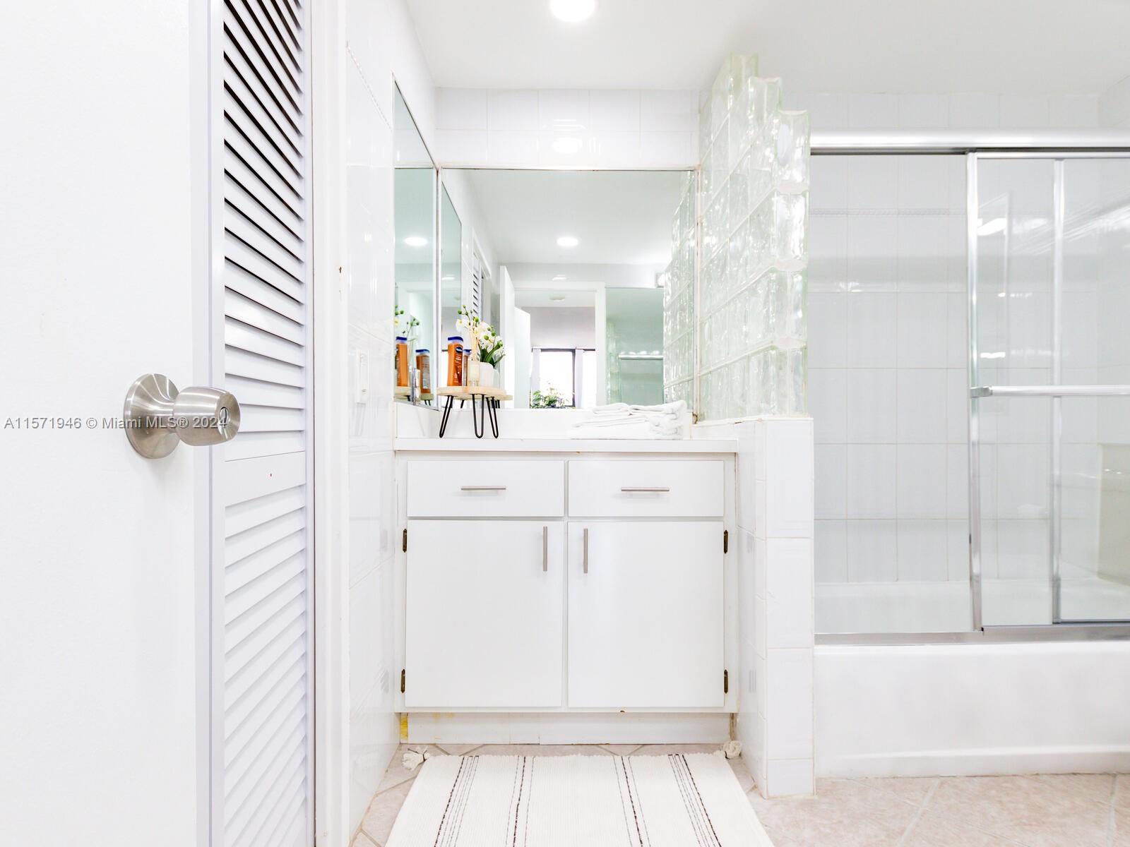 ALEXANDER TOWERS CONDO - Residential Lease