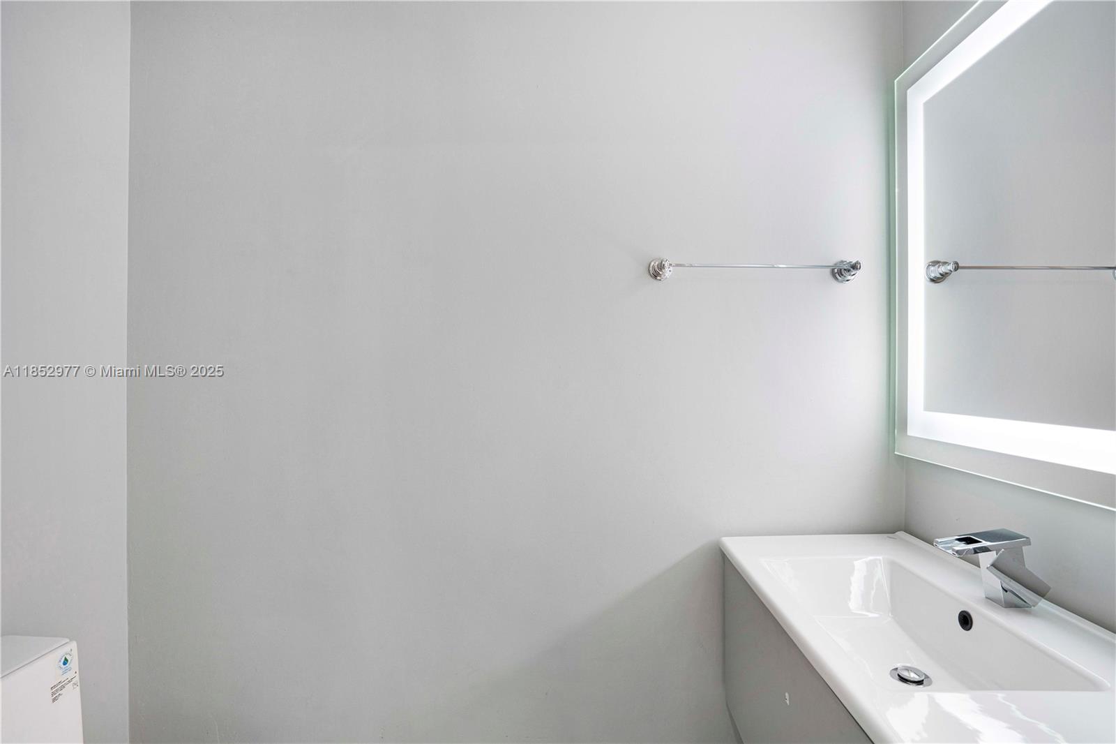 THE TOWER RESIDENCES - Residential Lease