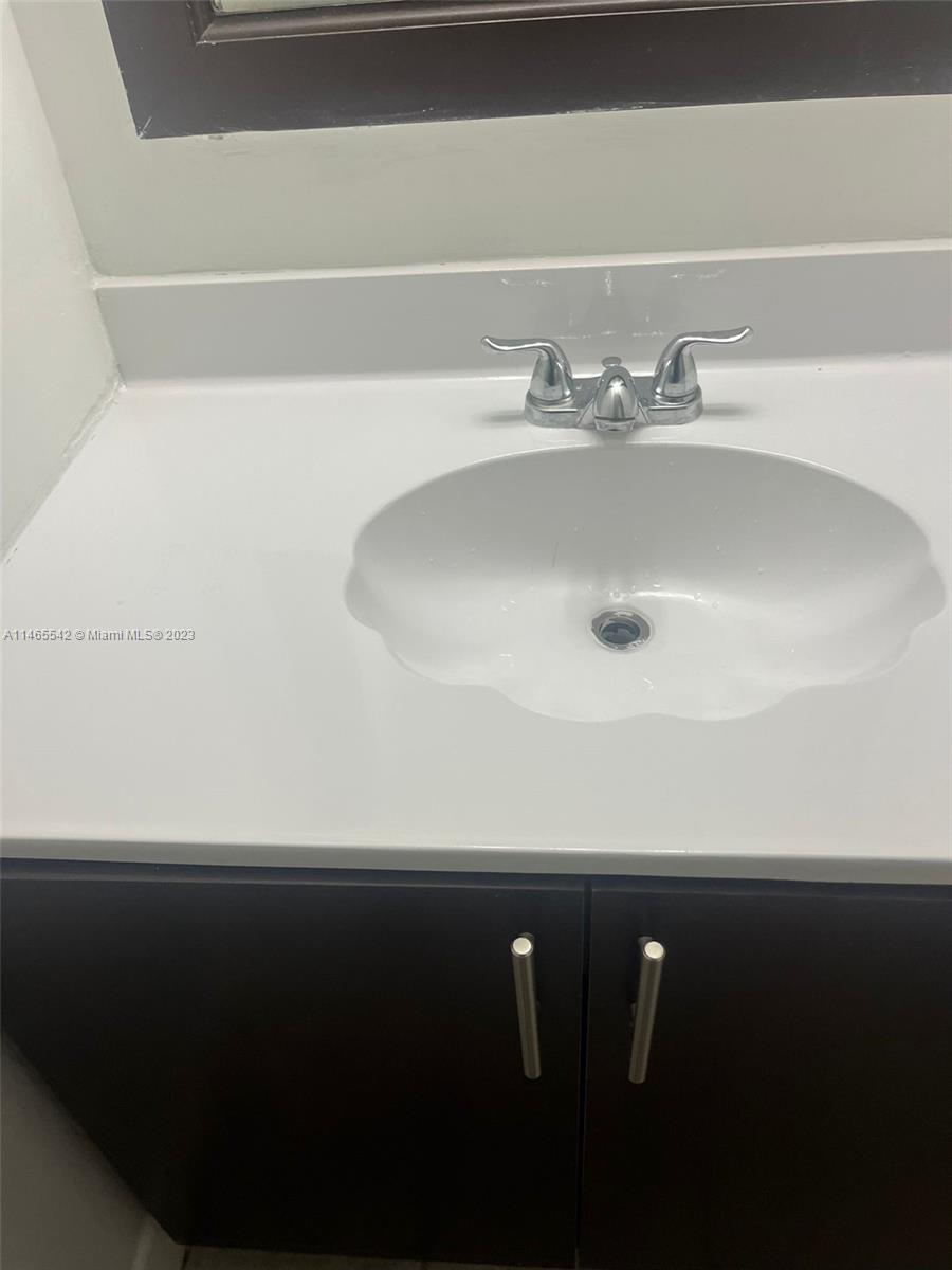 TOWN & COUNTRY CONDO PHAS - Residential Lease