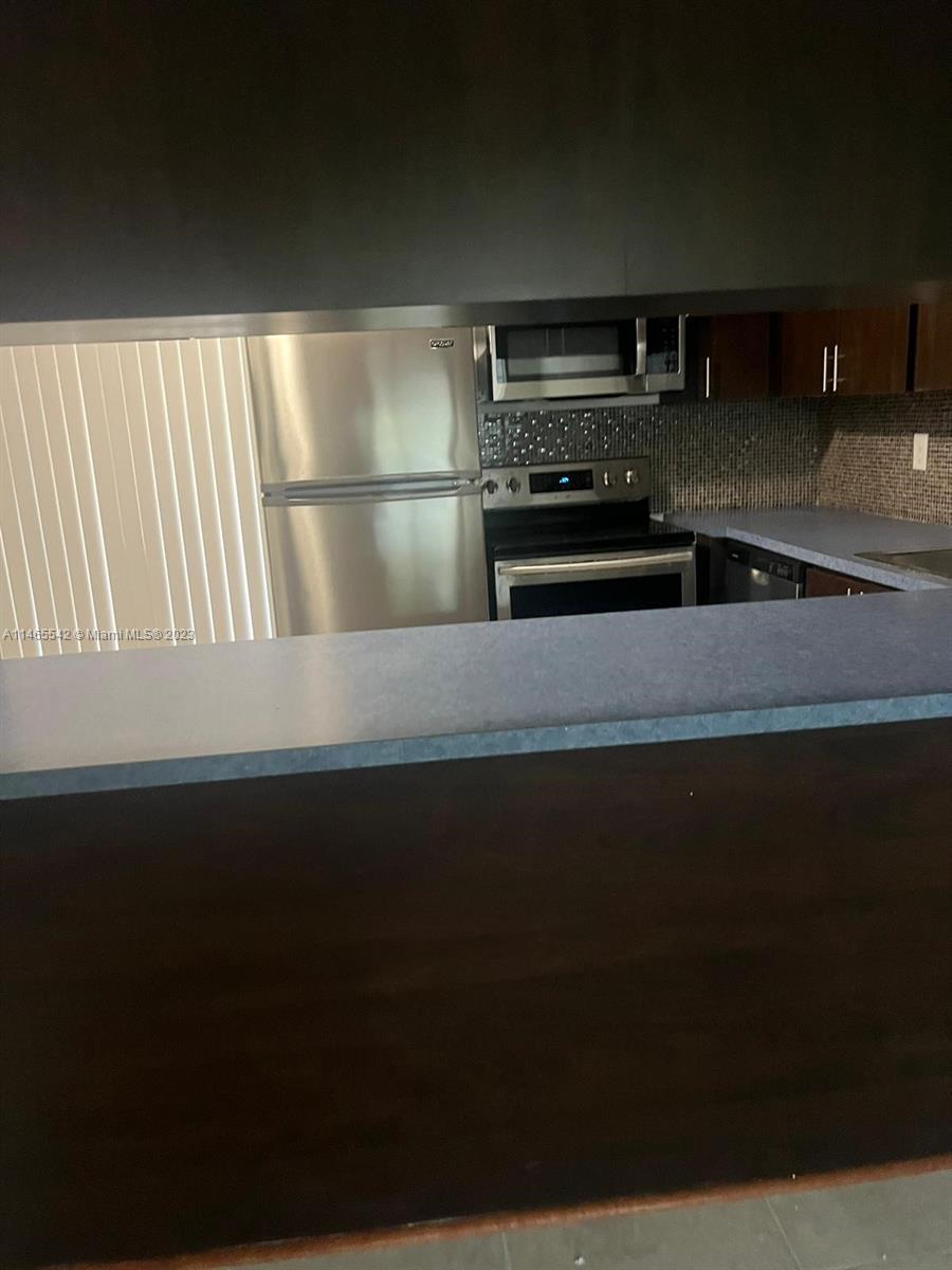 TOWN & COUNTRY CONDO PHAS - Residential Lease