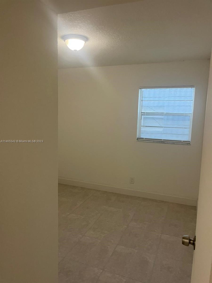 TOWN & COUNTRY CONDO PHAS - Residential Lease