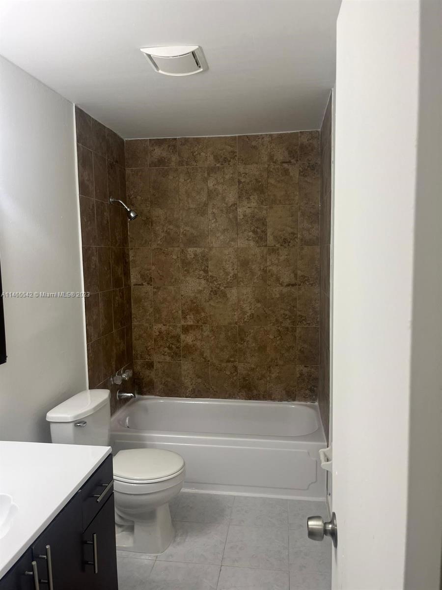TOWN & COUNTRY CONDO PHAS - Residential Lease