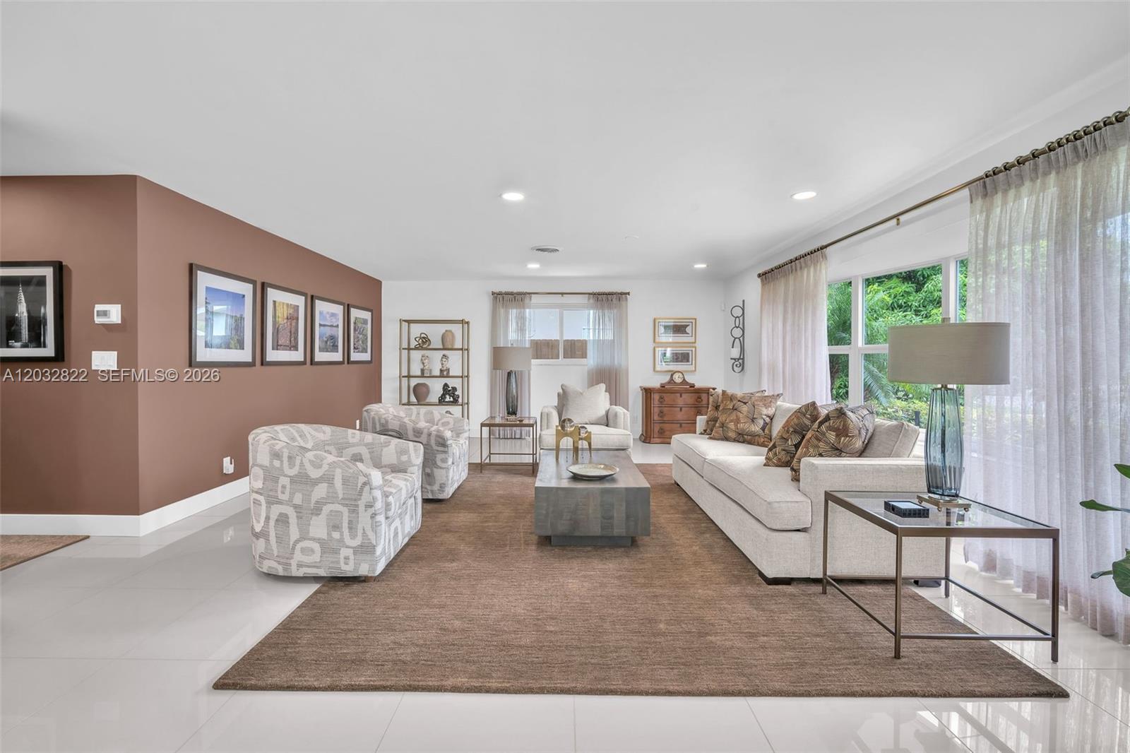 IMPERIAL POINT 2 SEC - Residential
