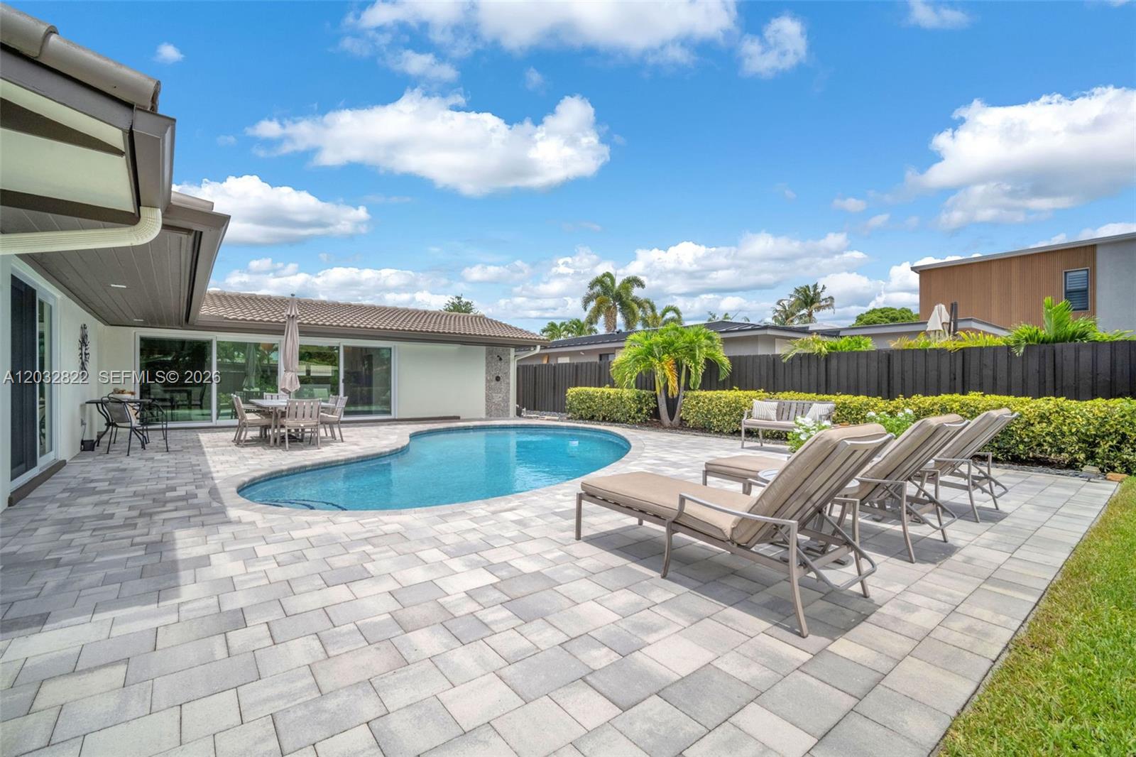 IMPERIAL POINT 2 SEC - Residential