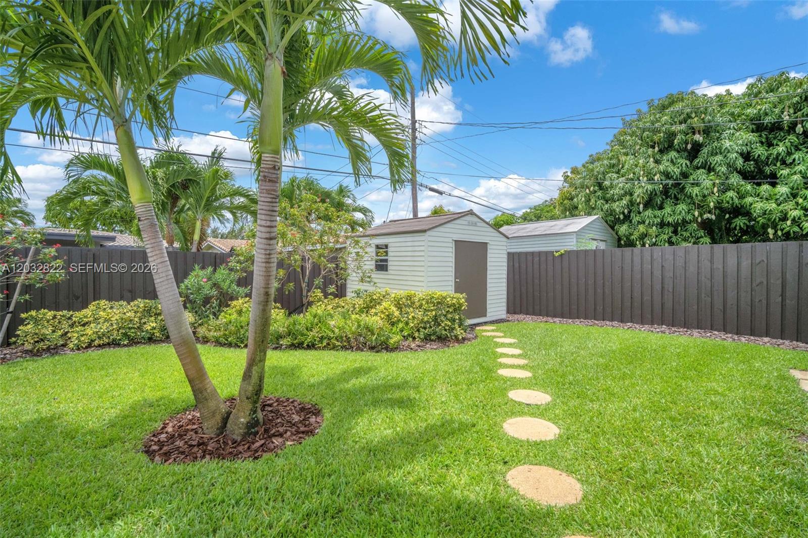 IMPERIAL POINT 2 SEC - Residential