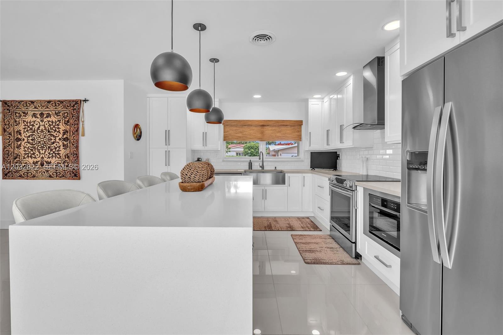 IMPERIAL POINT 2 SEC - Residential