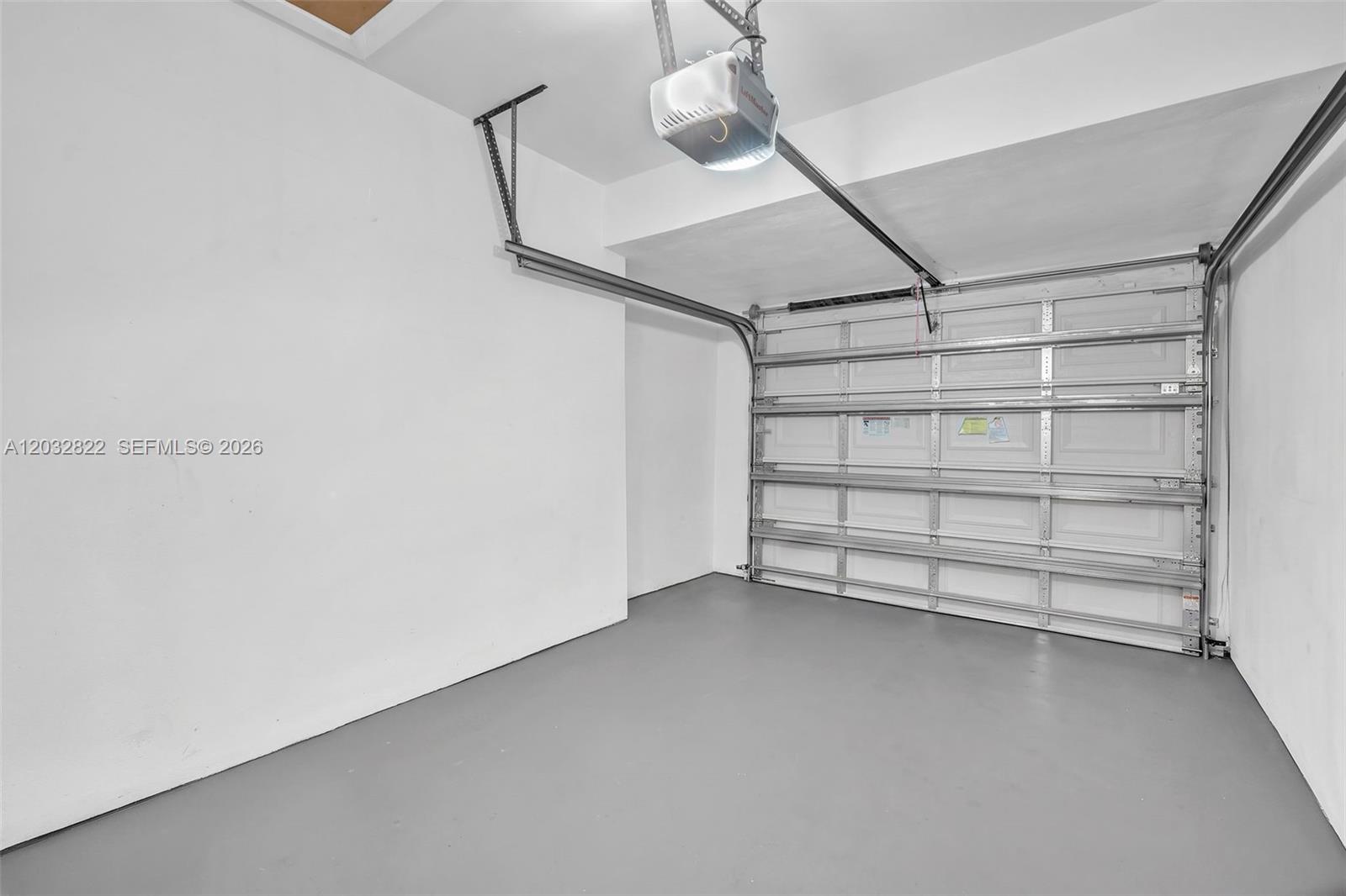 IMPERIAL POINT 2 SEC - Residential
