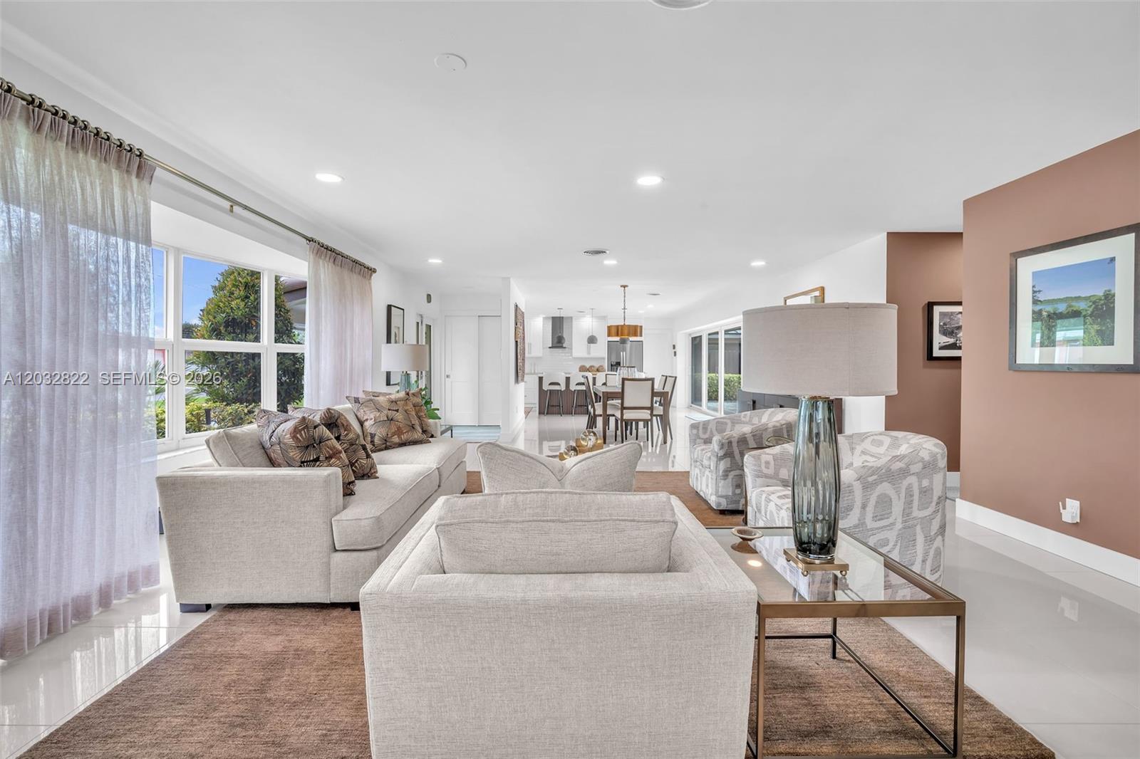IMPERIAL POINT 2 SEC - Residential