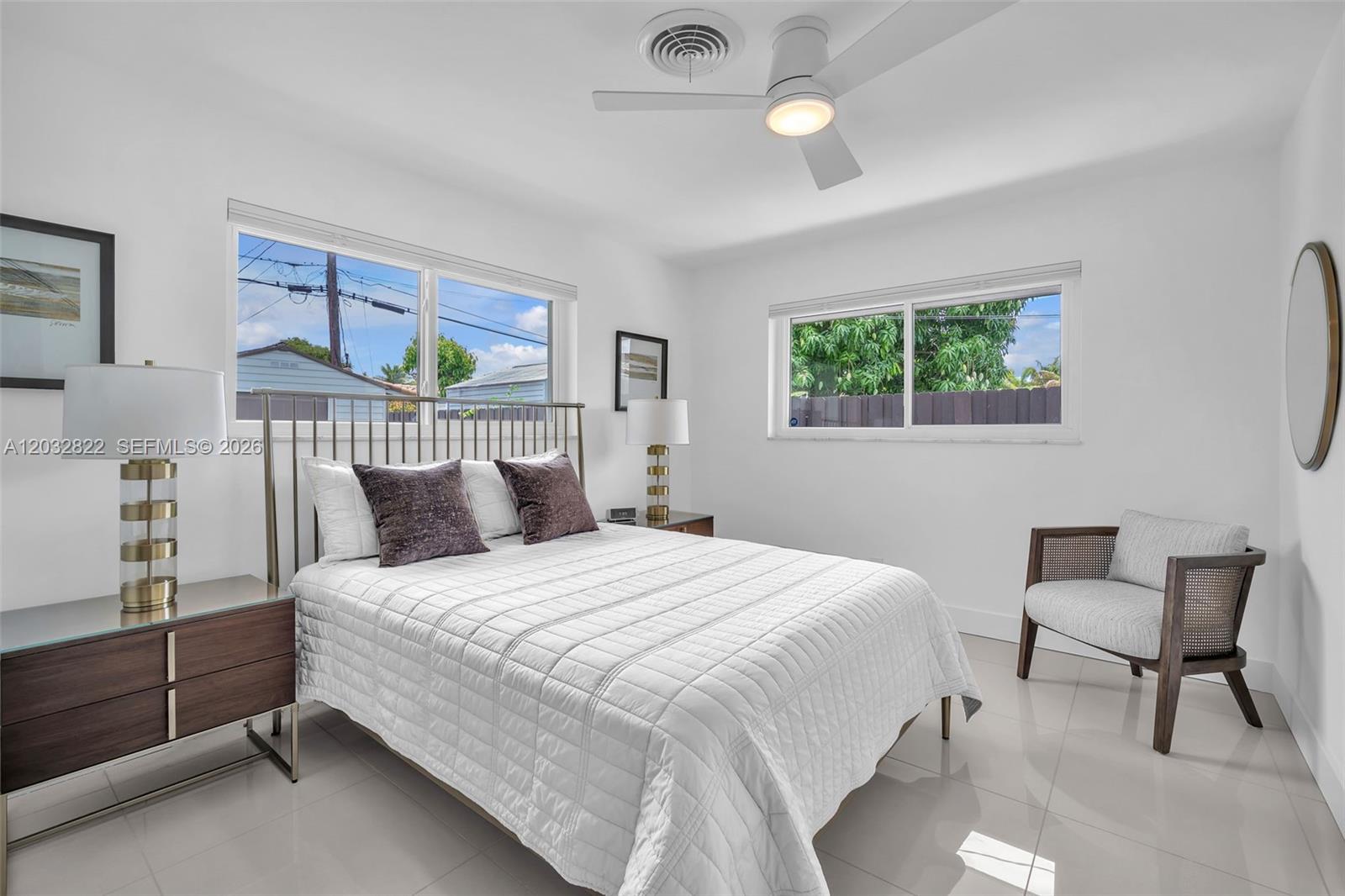 IMPERIAL POINT 2 SEC - Residential