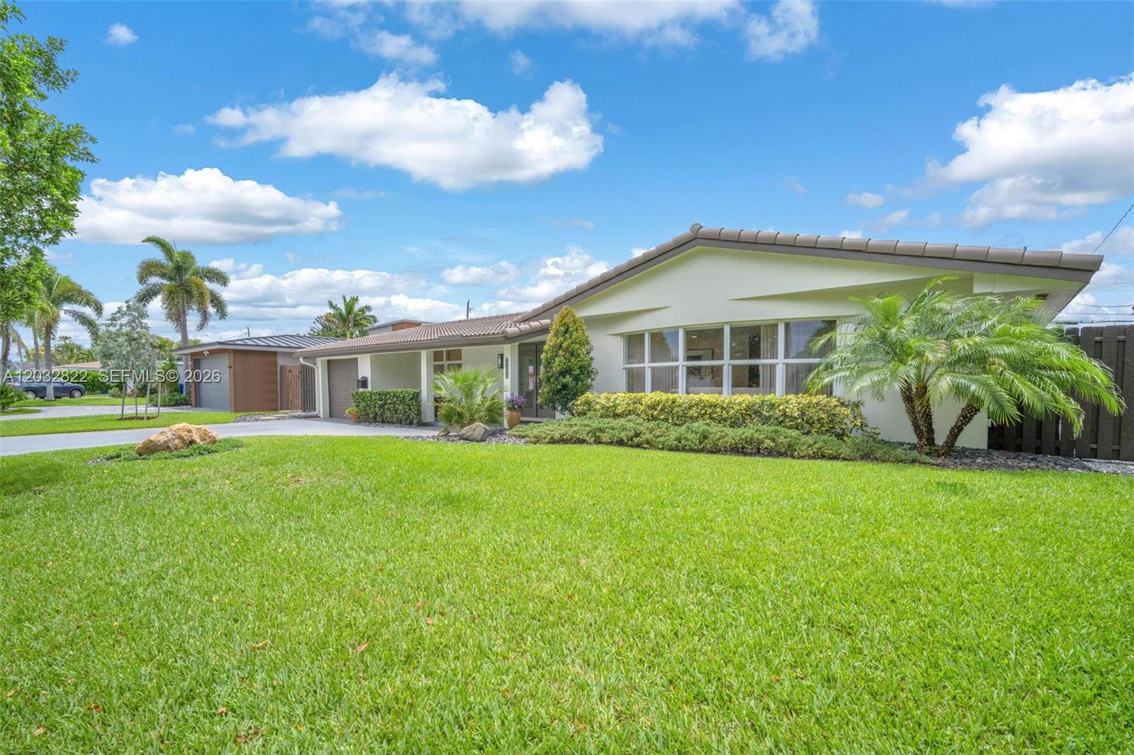 IMPERIAL POINT 2 SEC - Residential