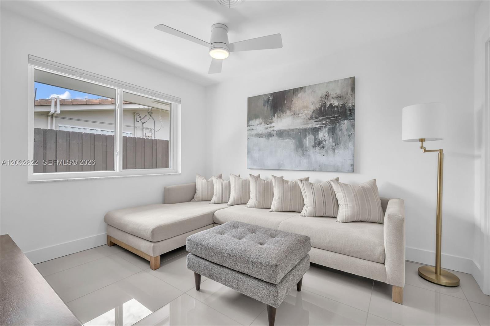 IMPERIAL POINT 2 SEC - Residential
