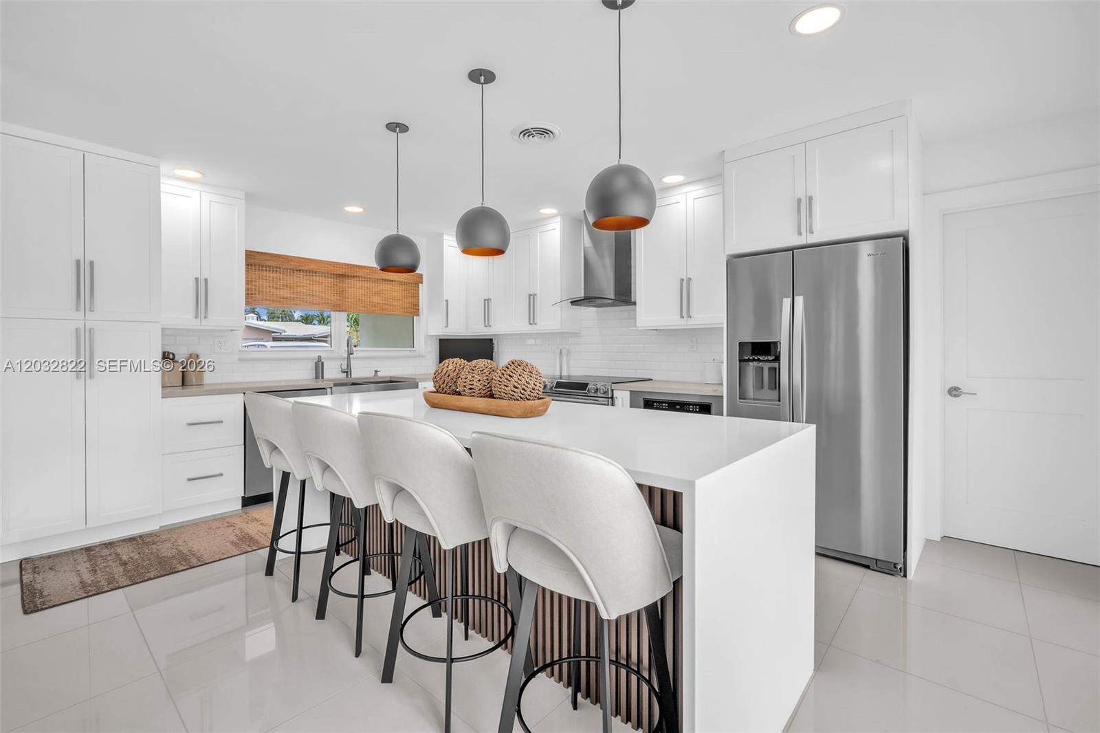 IMPERIAL POINT 2 SEC - Residential