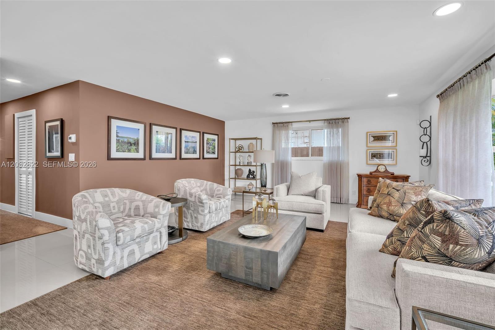 IMPERIAL POINT 2 SEC - Residential