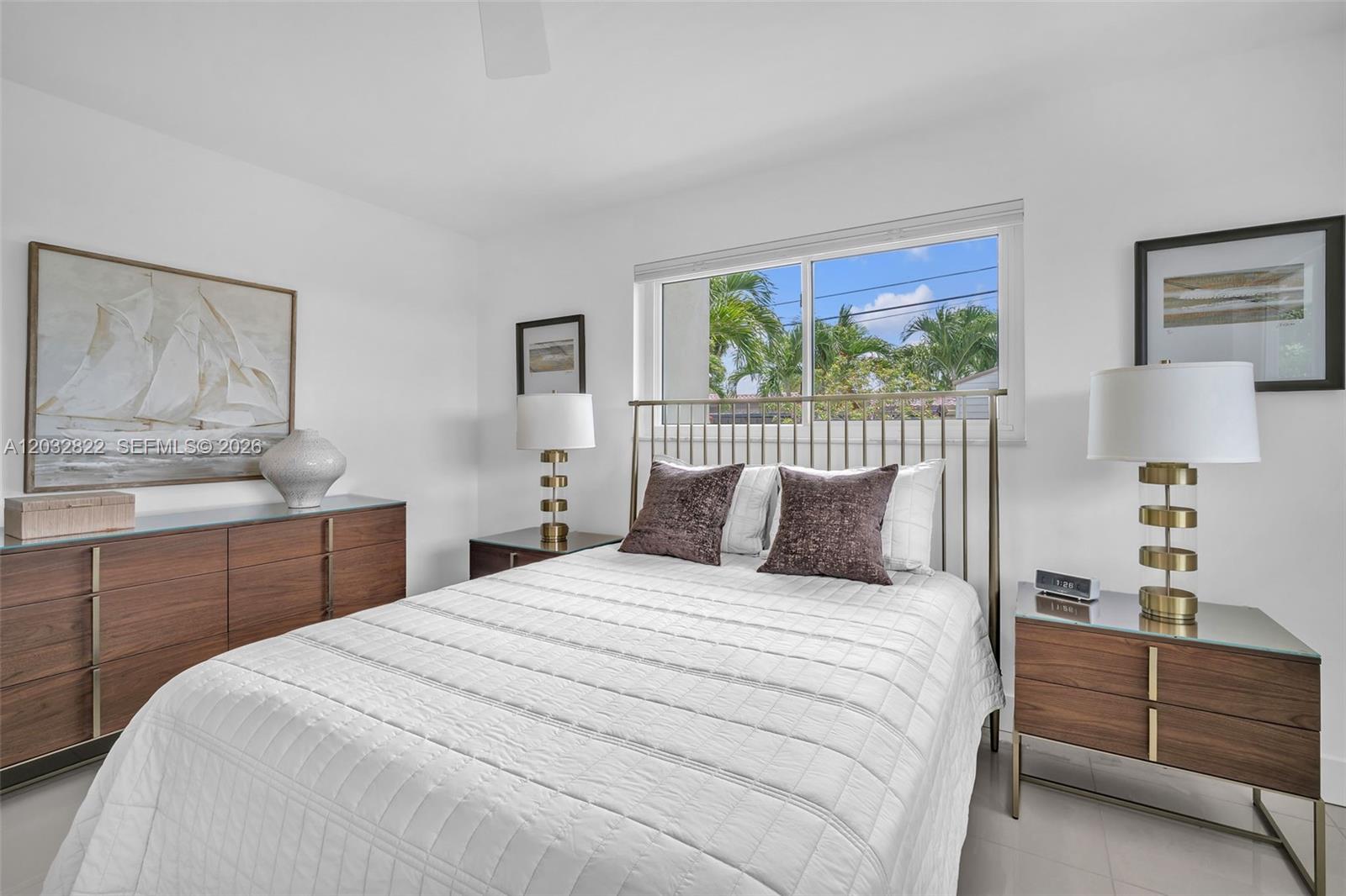 IMPERIAL POINT 2 SEC - Residential