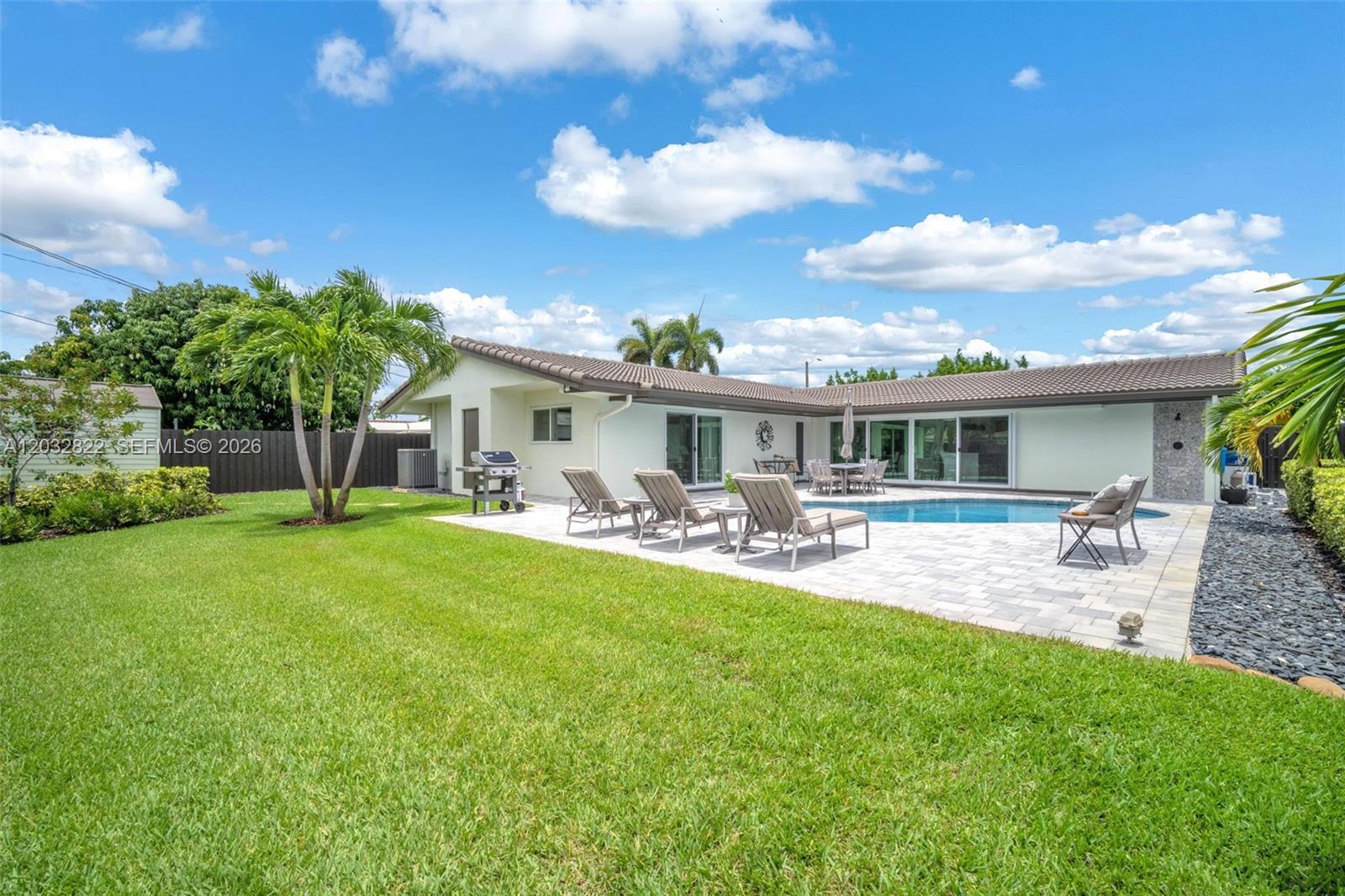 IMPERIAL POINT 2 SEC - Residential