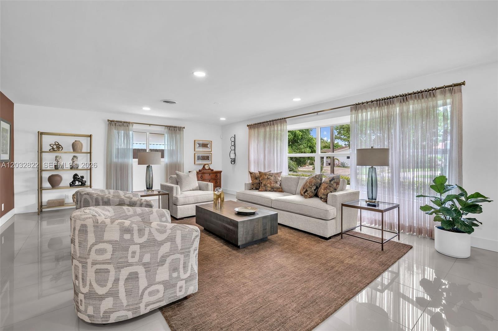 IMPERIAL POINT 2 SEC - Residential