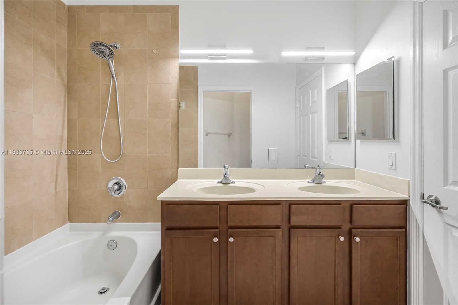ST MAARTEN AT GRAND BAY C - Residential Lease
