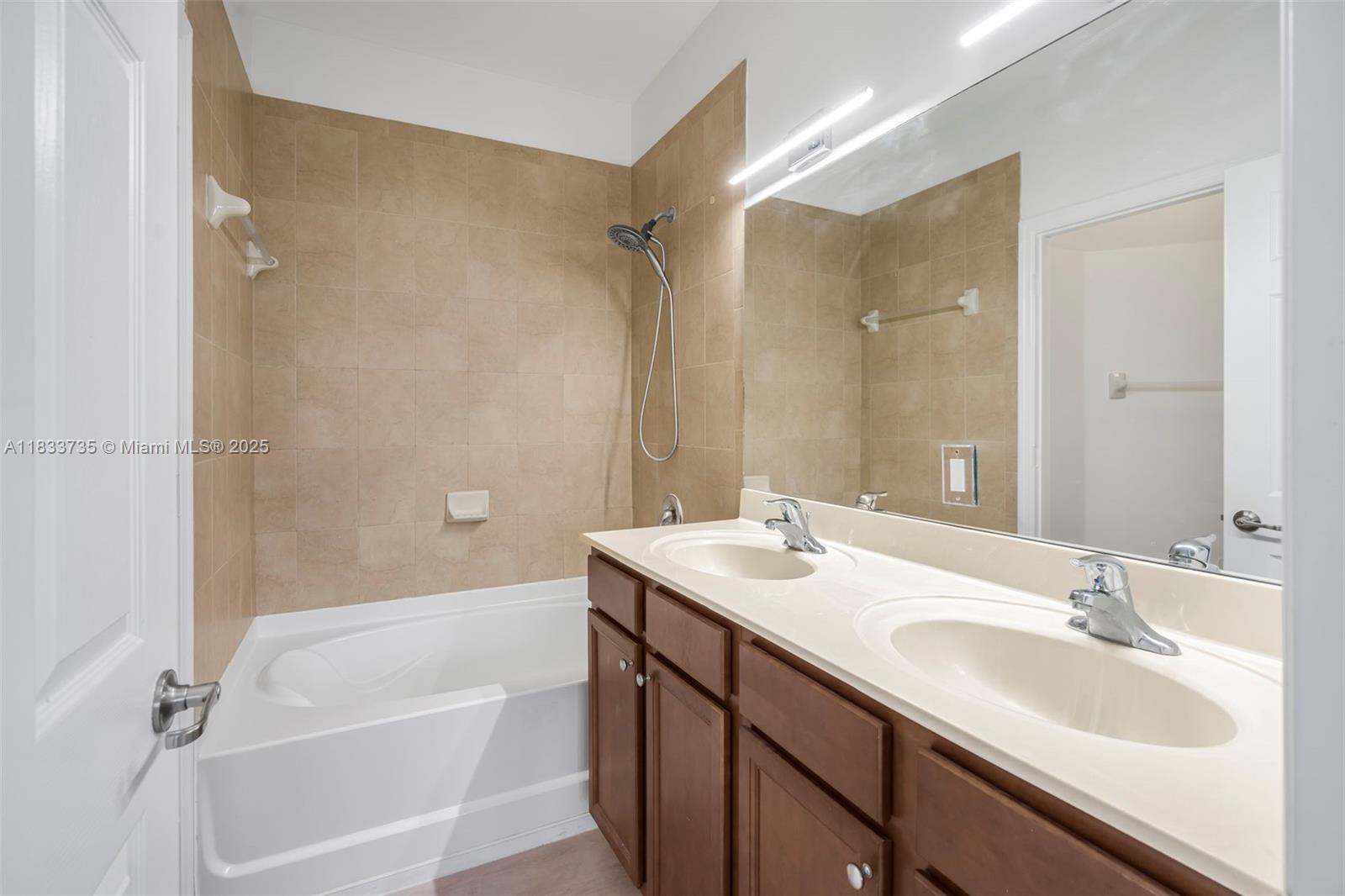 ST MAARTEN AT GRAND BAY C - Residential Lease