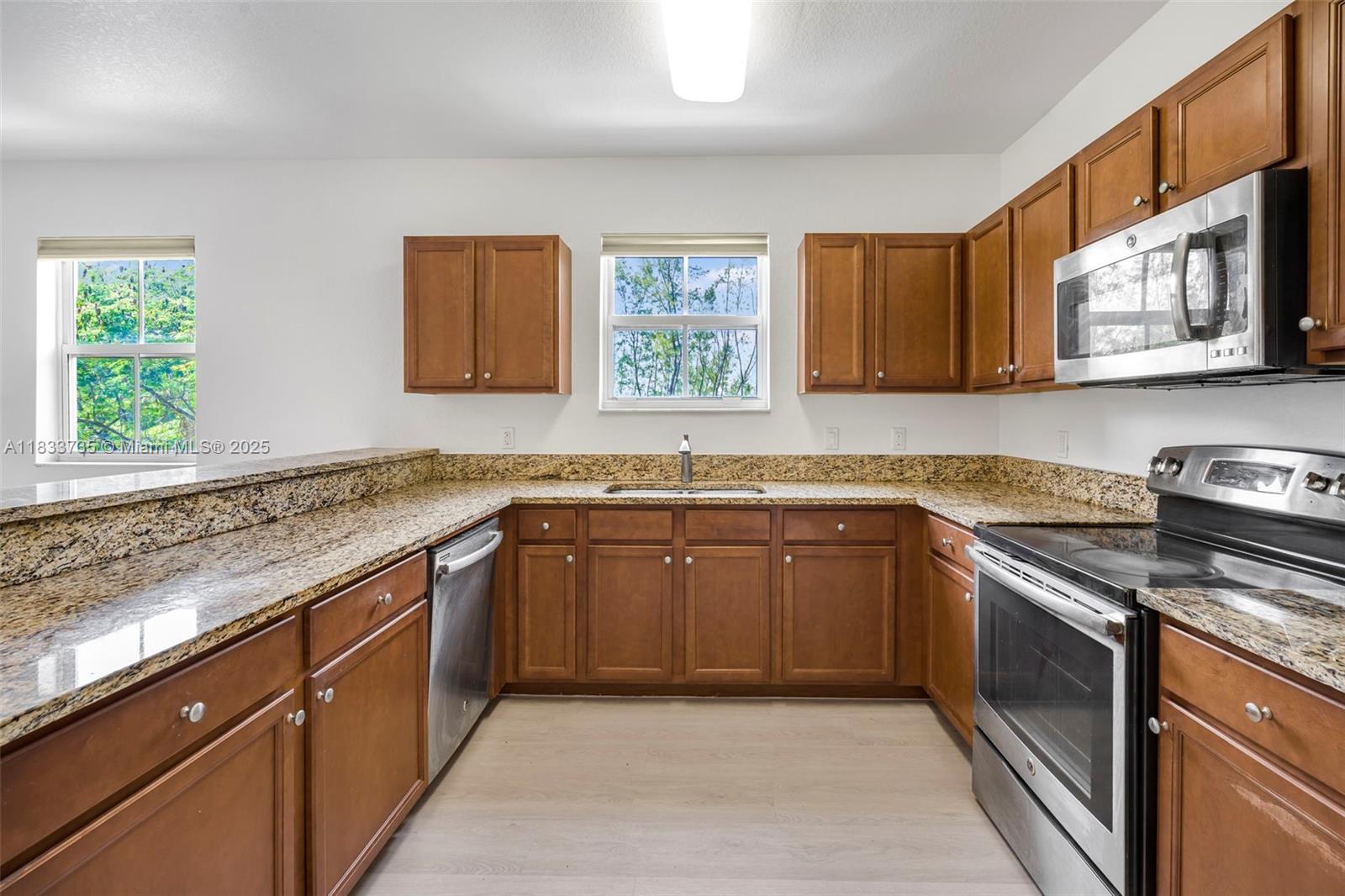 ST MAARTEN AT GRAND BAY C - Residential Lease