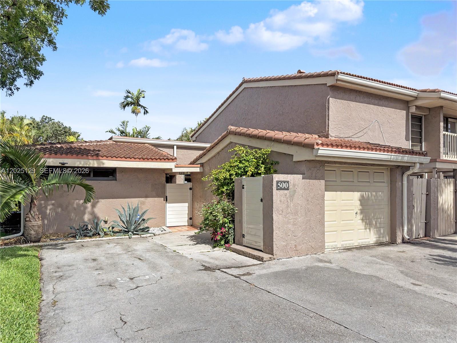 Beautiful 2/2 corner unit townhouse in the desirable Emerald Hills community located in sunny Hollywood, Florida.  This turnkey home has a new roof, new fence and Leaf Filter gutters for easy maintenance.  The appliances are premium brands such as Bosch dishwasher, Fisher & Paykel refrigerator and induction cooktop/oven  and an Electrolux frontloading laundry set.  Enjoy the calm of your private atrium, relax on the spacious back patio and take advantage of the community’s heated pool and clubhouse.  Furthermore, the surrounding Emerald Hills Golf Course is currently being redesigned into an 18-hole championship course.  The location is extremely attractive as it is close to TY Park for outdoor sports, trails and paddle boats.  Also, 5 – 10-minutes away is Hollywood Beach, FLL Airport, the Hard Rock Hotel & Casino, Memorial Hospital and many houses of worship.  There is abundant access to many great restaurants, shopping centers and all major highways.  

HOA includes: cable, internet, termite protection, and flood insurance. Information is deemed reliable but should be independently verified. Buyers are encouraged to conduct their due diligence.
