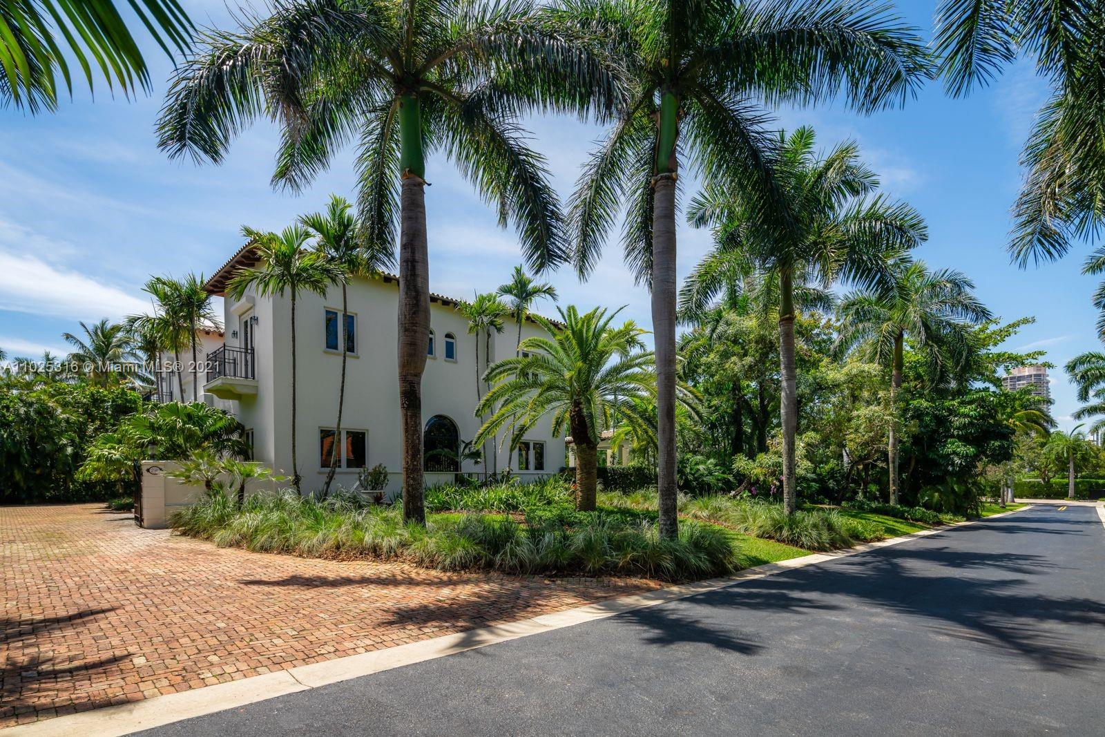 GOLDEN BEACH SEC C - Residential