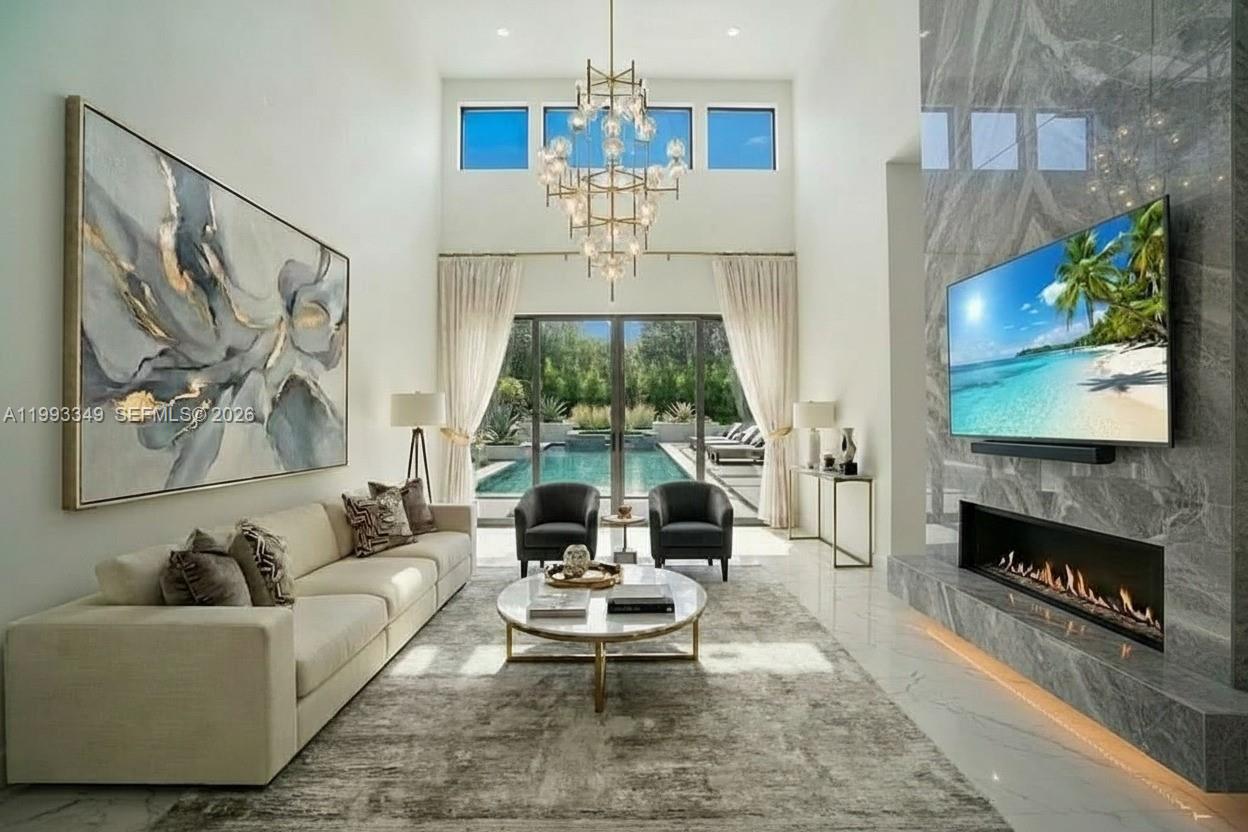 LLOYD ESTATES - Residential