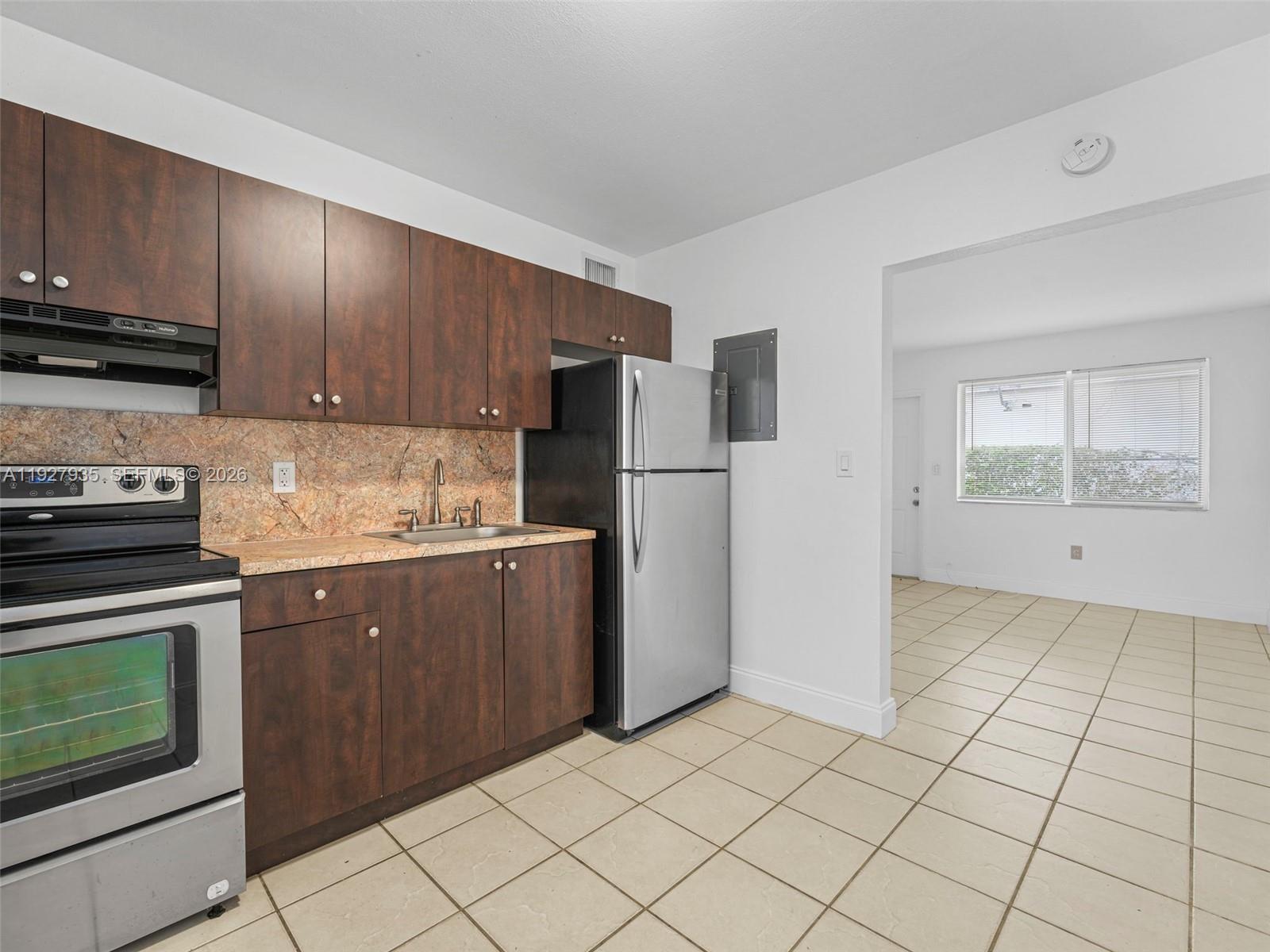 FLORAL PK 1ST AMD - Residential Lease