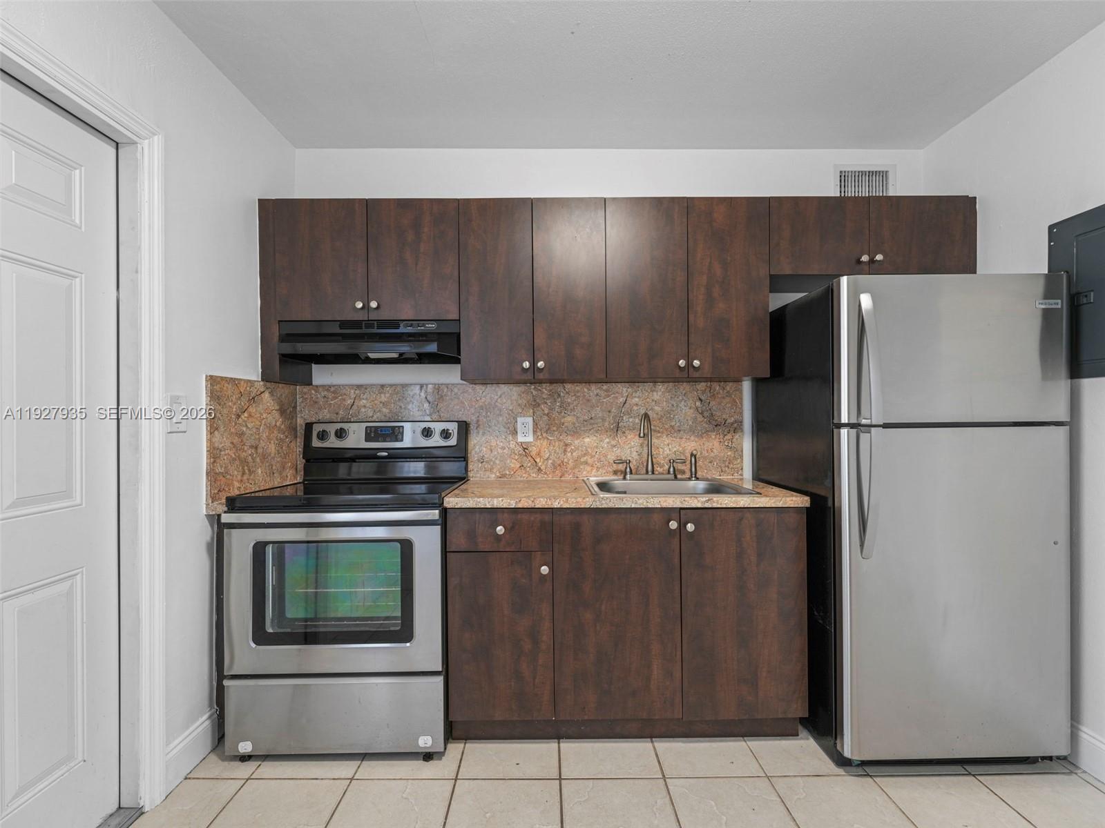 FLORAL PK 1ST AMD - Residential Lease