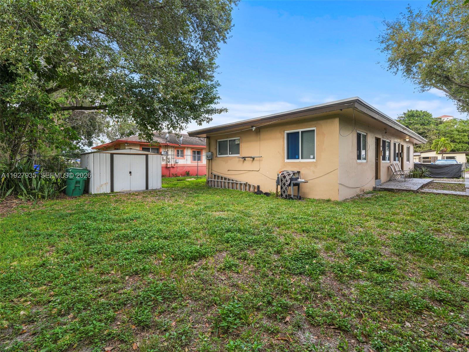 FLORAL PK 1ST AMD - Residential Lease