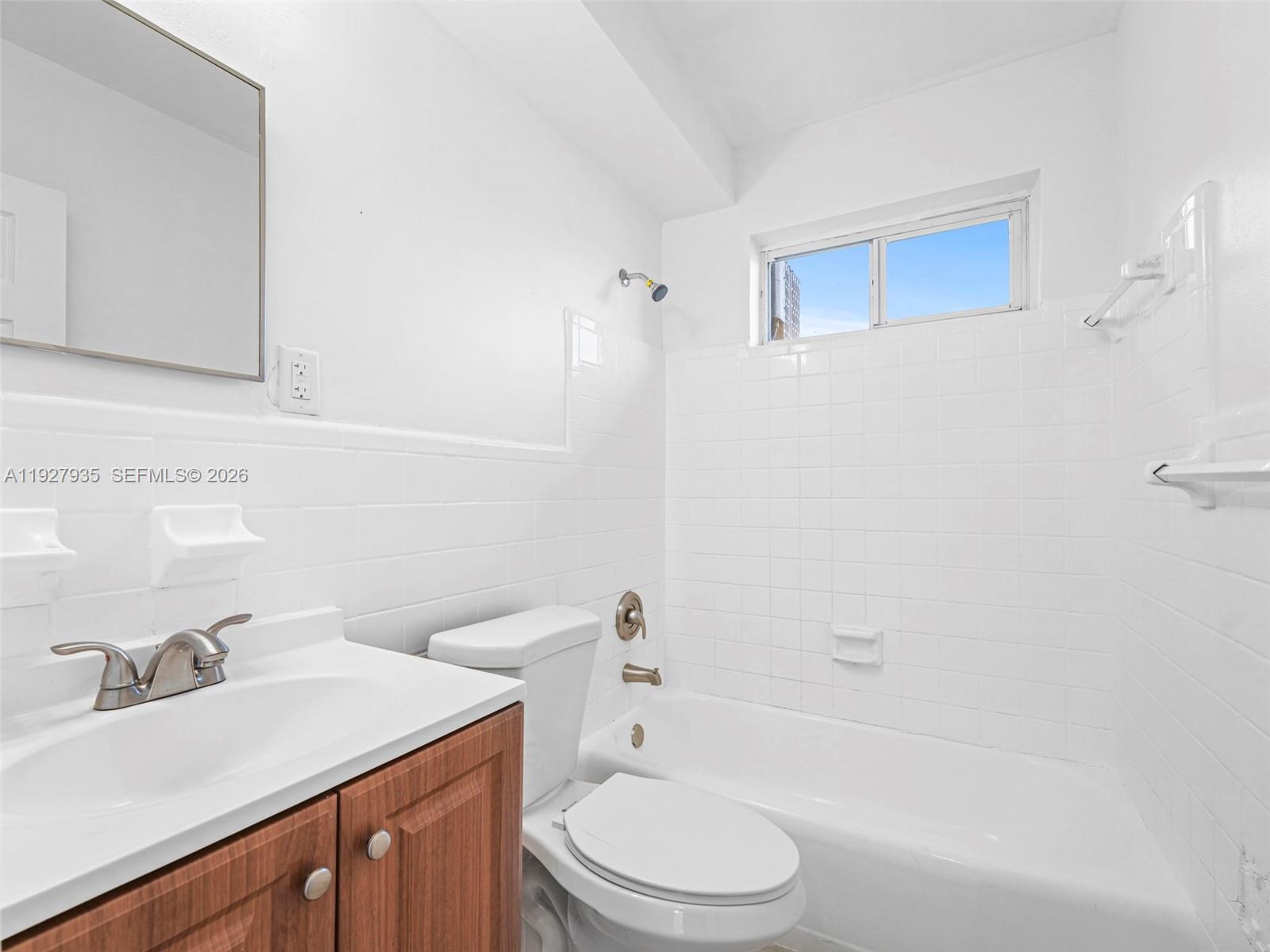FLORAL PK 1ST AMD - Residential Lease