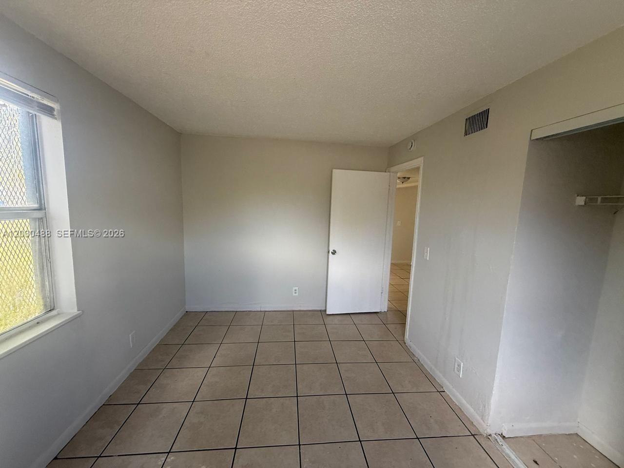 SILVER BEACH ACRES - Residential Lease