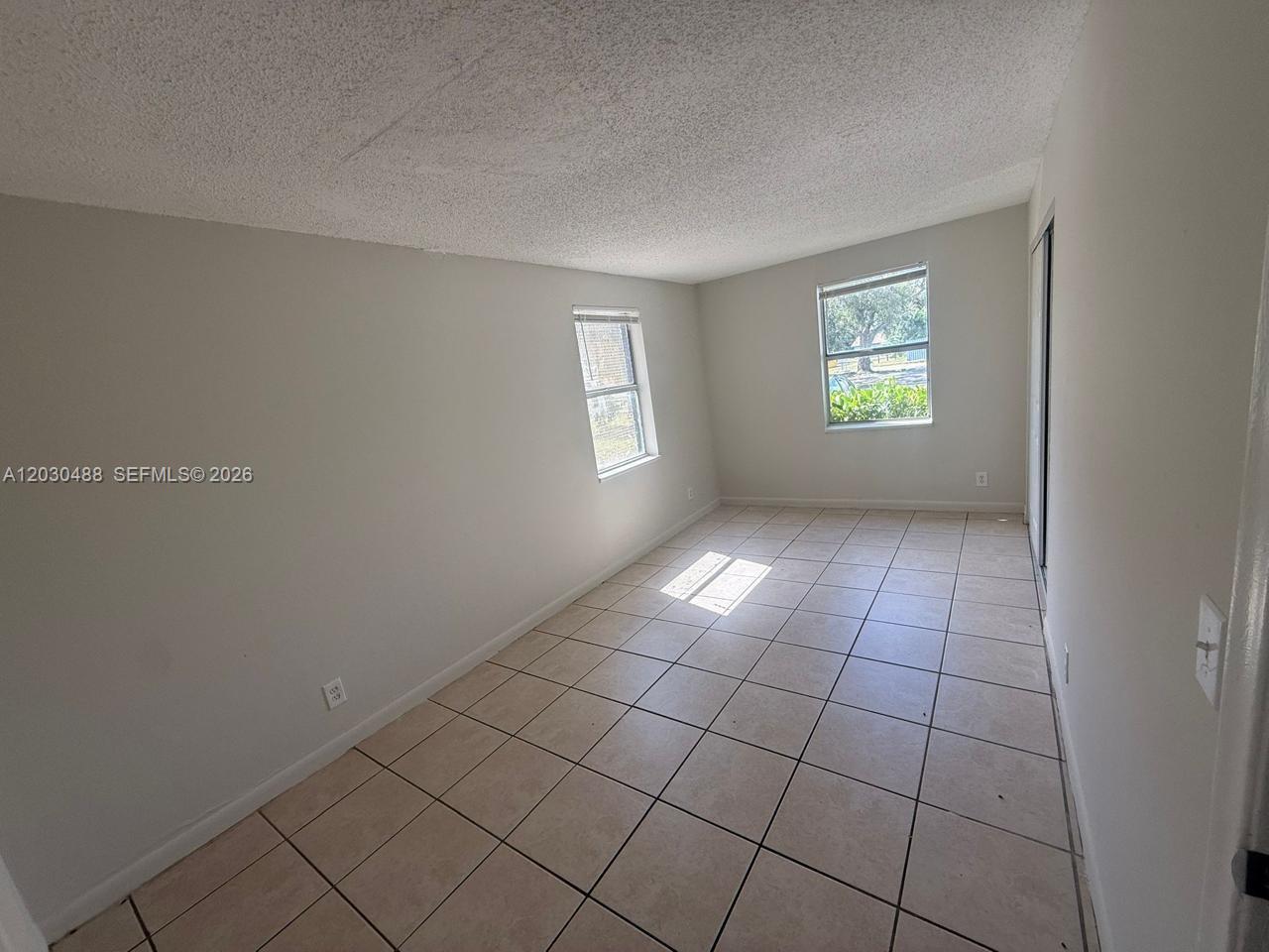 SILVER BEACH ACRES - Residential Lease