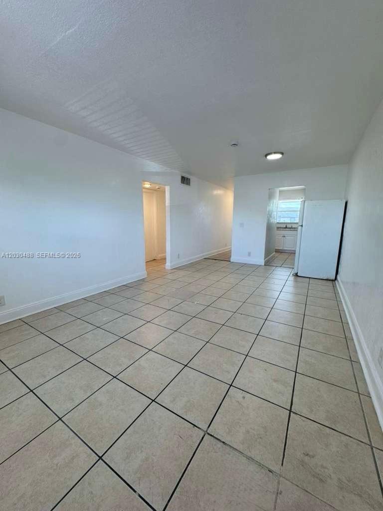 SILVER BEACH ACRES - Residential Lease