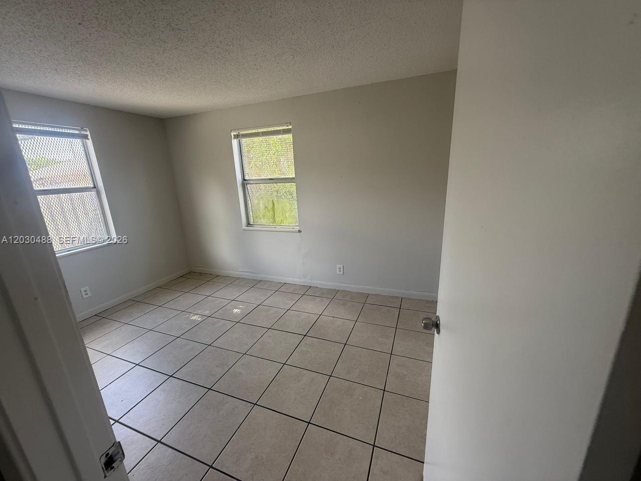 SILVER BEACH ACRES - Residential Lease