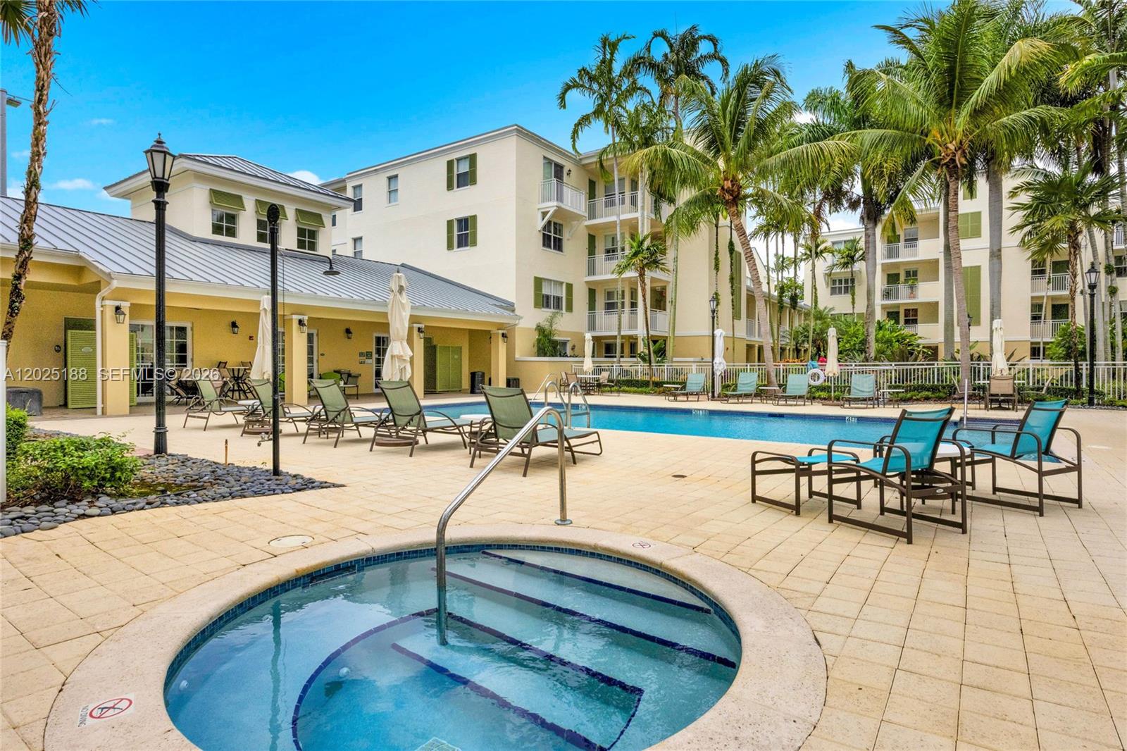THE RESERVE OF PINECREST - Residential Lease