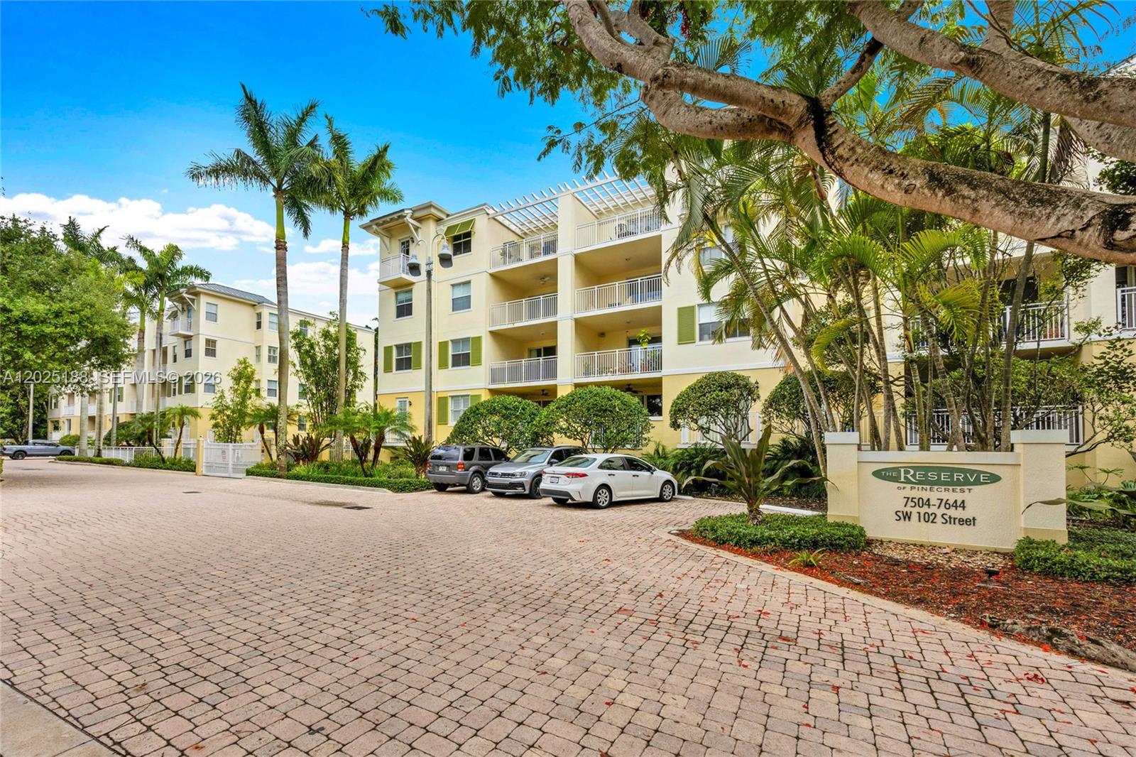 THE RESERVE OF PINECREST - Residential Lease