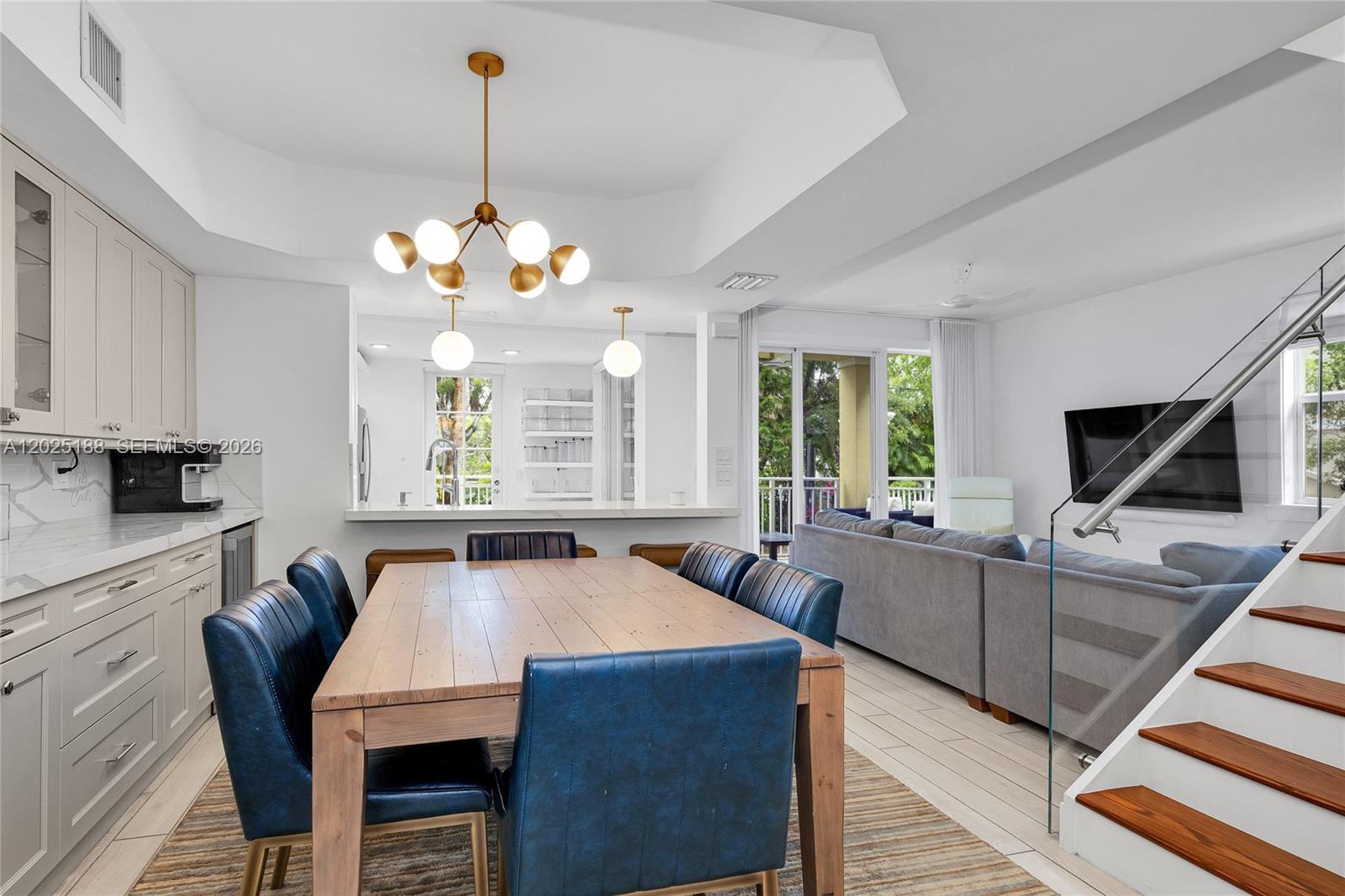 THE RESERVE OF PINECREST - Residential Lease