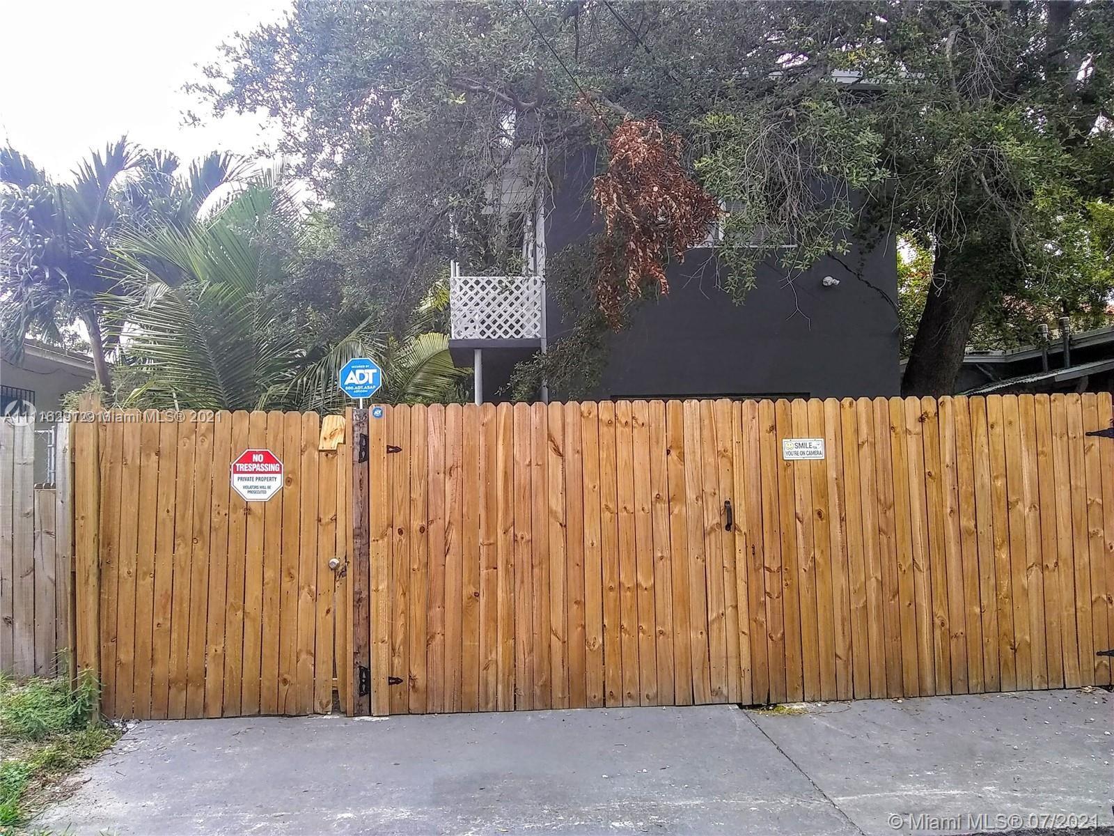 property in the center of Miami, A few minutes away from Wynnwood and the Design District. 
Coin-operated washer and dryer on the premises. Water and electricity are included.

The property is occupied and will be available on Dec 22 could be before. 
Showing on Wednesdays 9am to 12pm and 4pm- 6pm, Thursdays 1pm-6pm 
Must book 24hrs in advance
 Please do not disturb outside showing hours