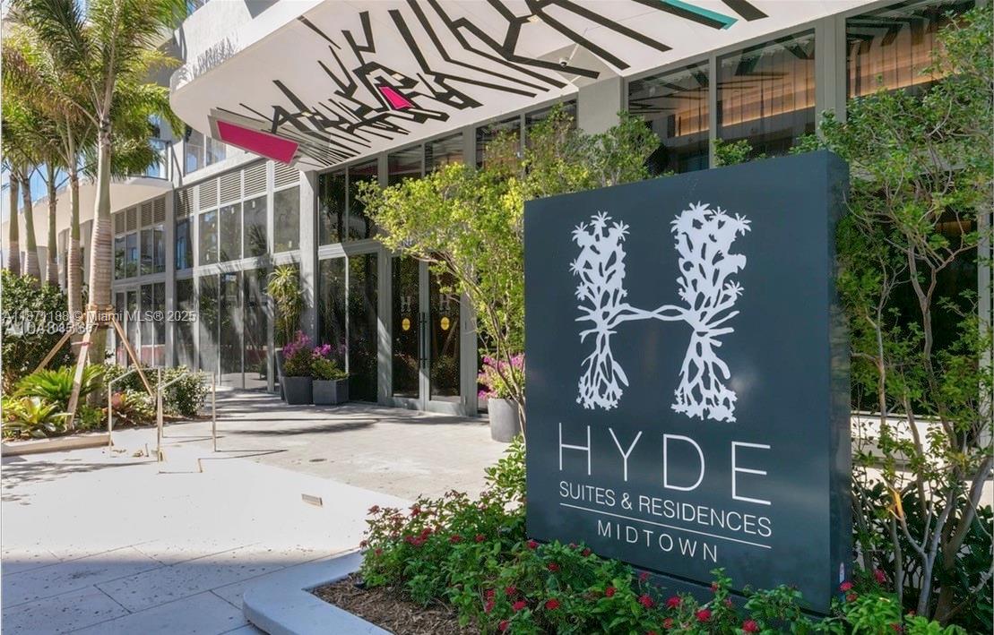 HYDE MIDTOWN - Residential