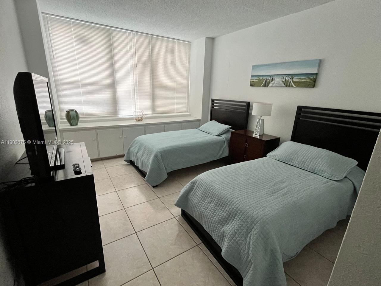 ALEXANDER TOWERS CONDO - Residential
