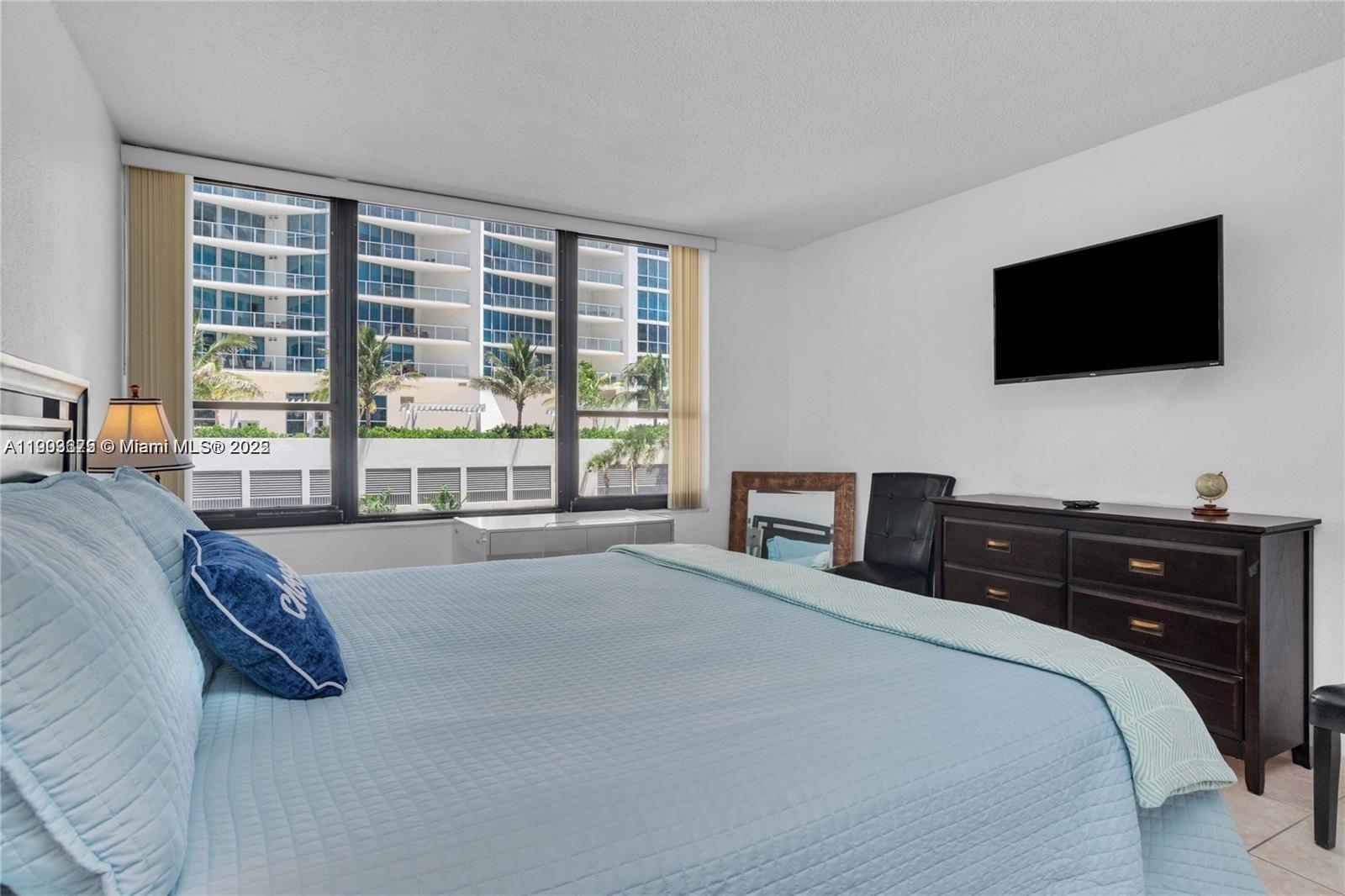 ALEXANDER TOWERS CONDO - Residential