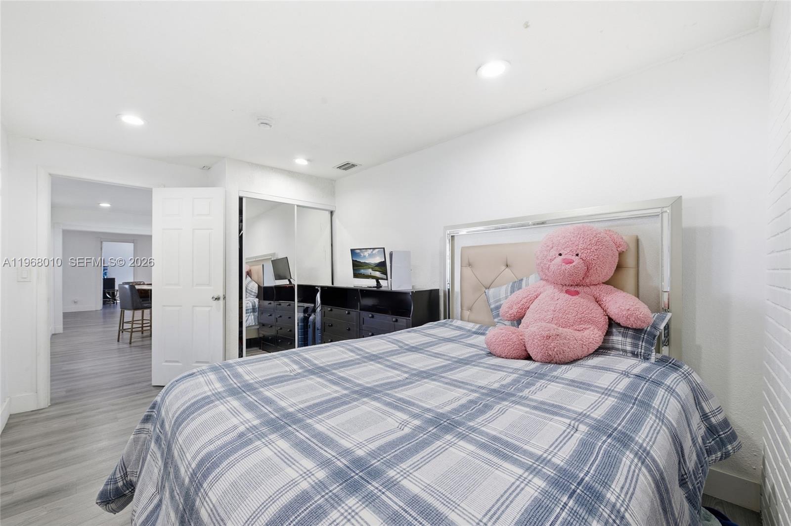FOREST HILLS SOUTH - Residential