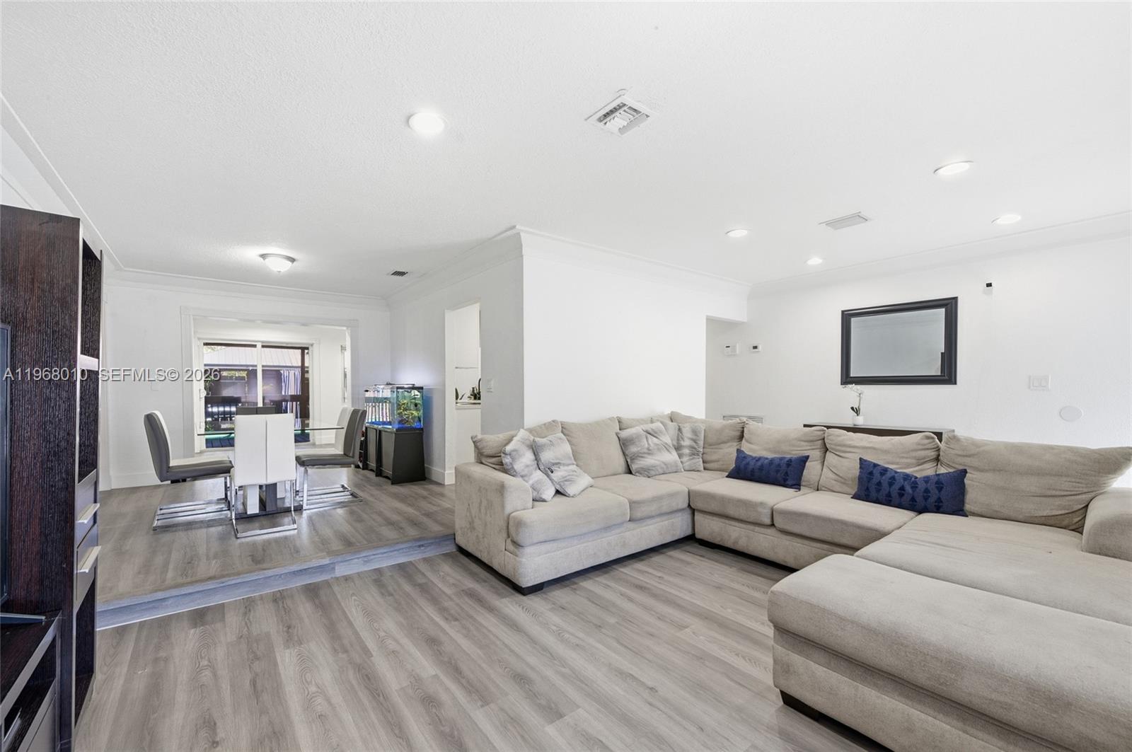 FOREST HILLS SOUTH - Residential